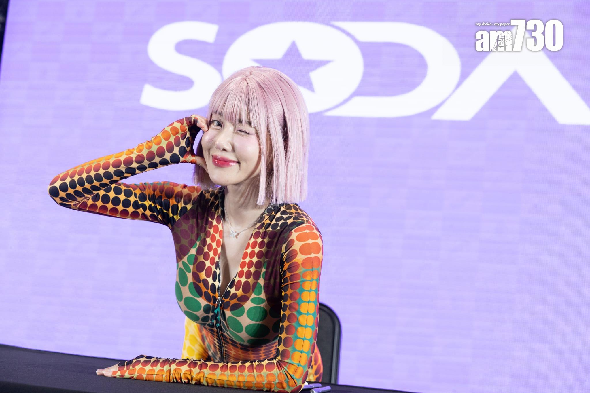 DJ SODA帶來了音樂表演並舉行簽售會。 (蘇文傑攝)