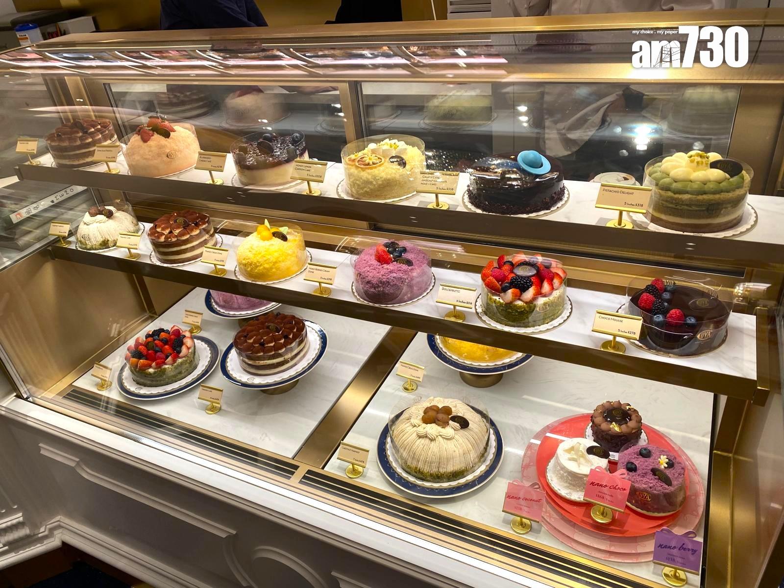另一個蛋糕櫃陳列COVA的招牌作如Mango Cream Dome、開心果蛋糕。(Vera Gee攝)
