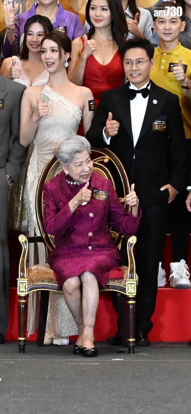 羅蘭雙腿出現水腫、靜脈曲張的情況。(娛樂組攝)