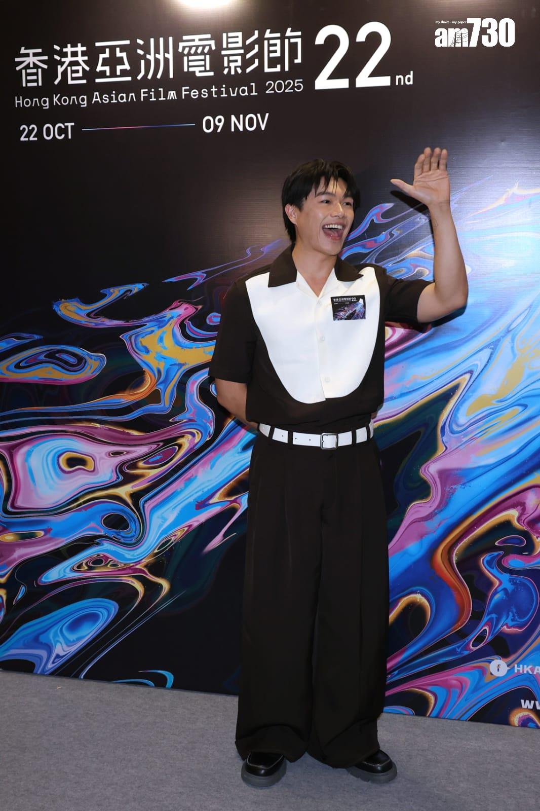 柯煒林表示必須要接受觀眾的批評及指教,因為都是他們很關注這部作品,有回應討論總好過沒有人討論。(林俊源攝)