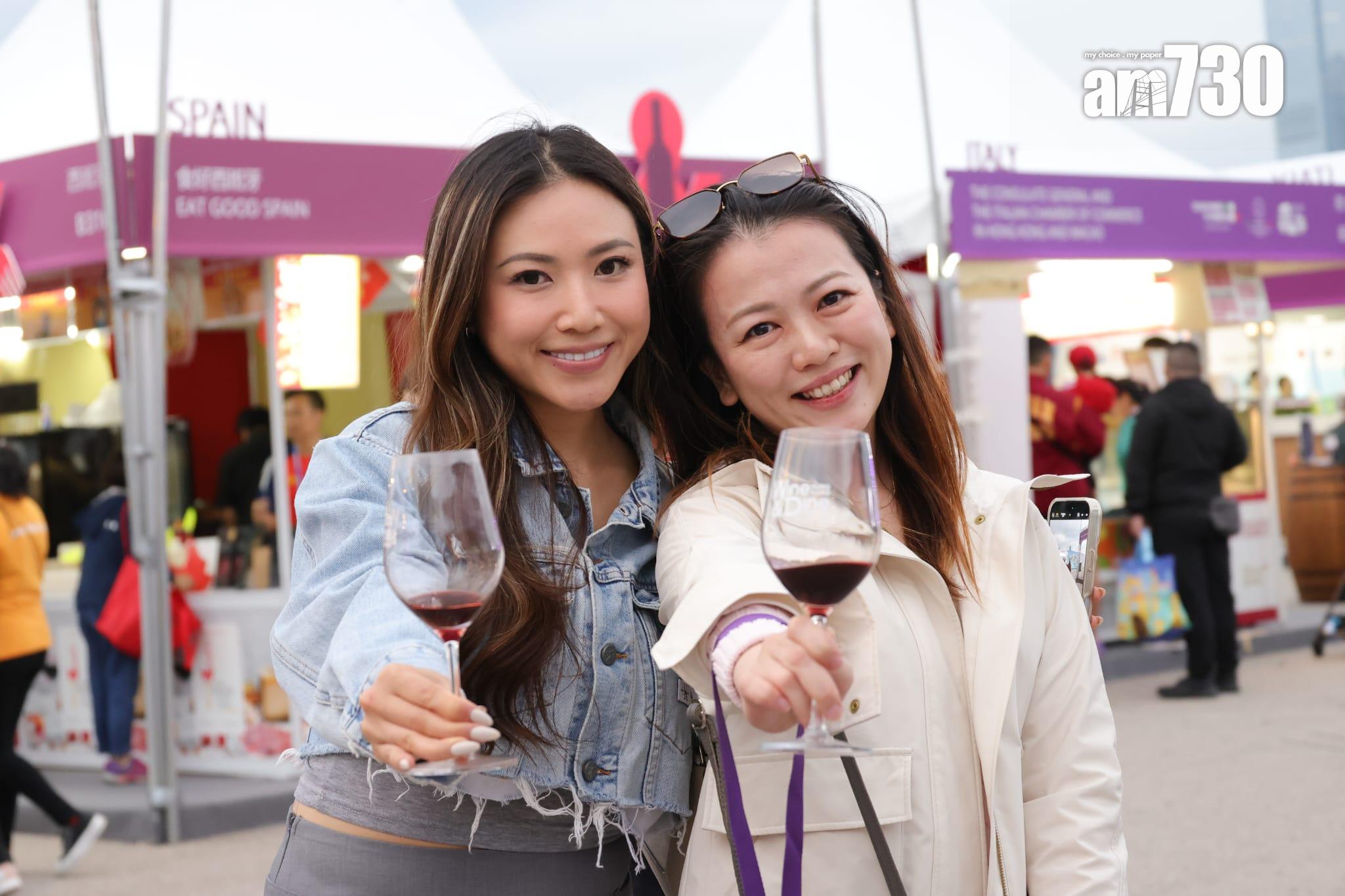 Sabrina(左)及Tracy(右)。