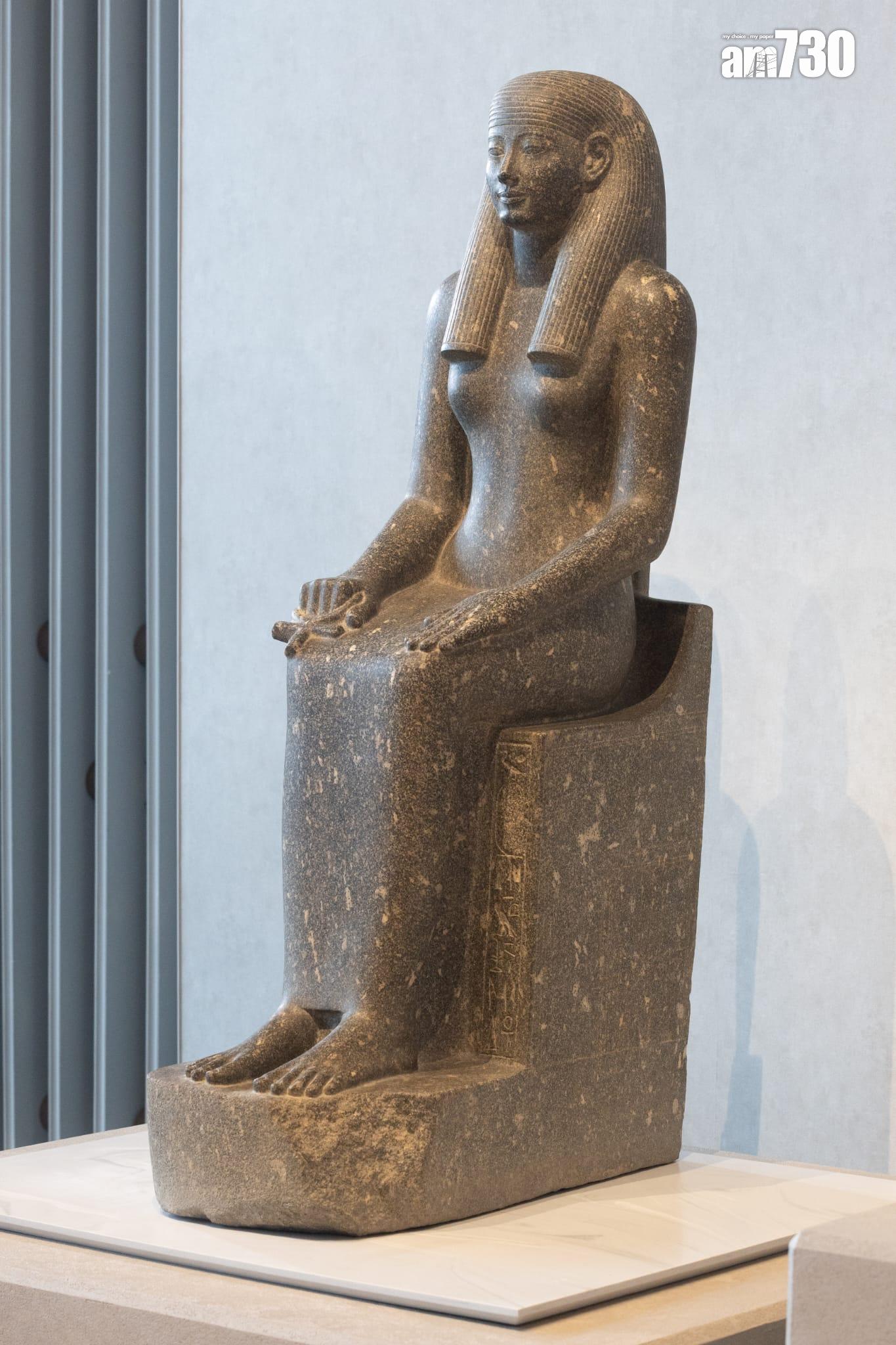 伊烏尼特坐像。(蘇文傑攝)