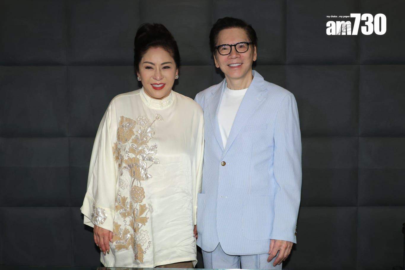 向華強、向太今午在上環辦公室開記招見傳媒。 (林俊源攝)