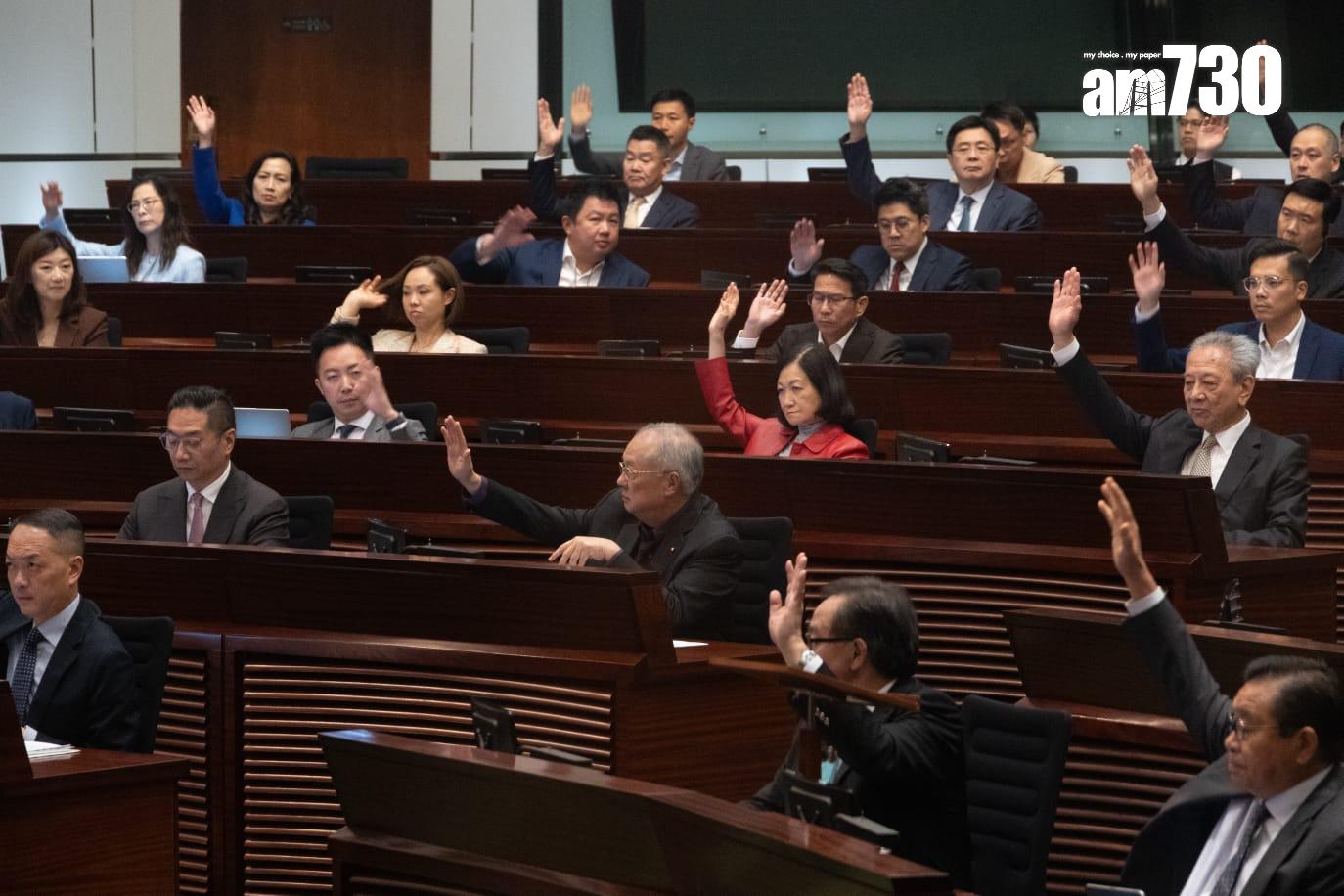 葉劉淑儀出席立法會最後一次大會(周令知攝)