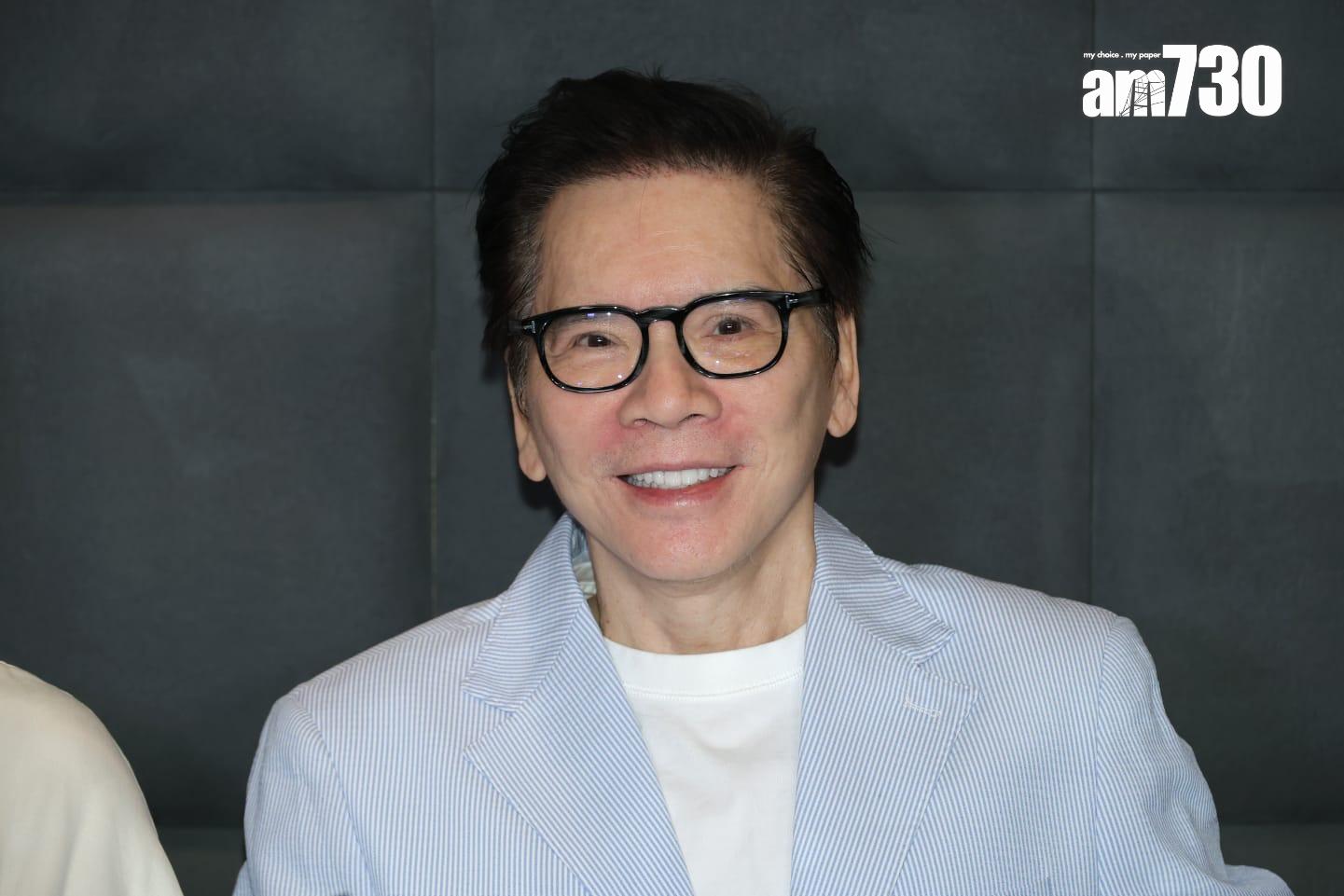 向華強、向太今午在上環辦公室開記招見傳媒。 (林俊源攝)