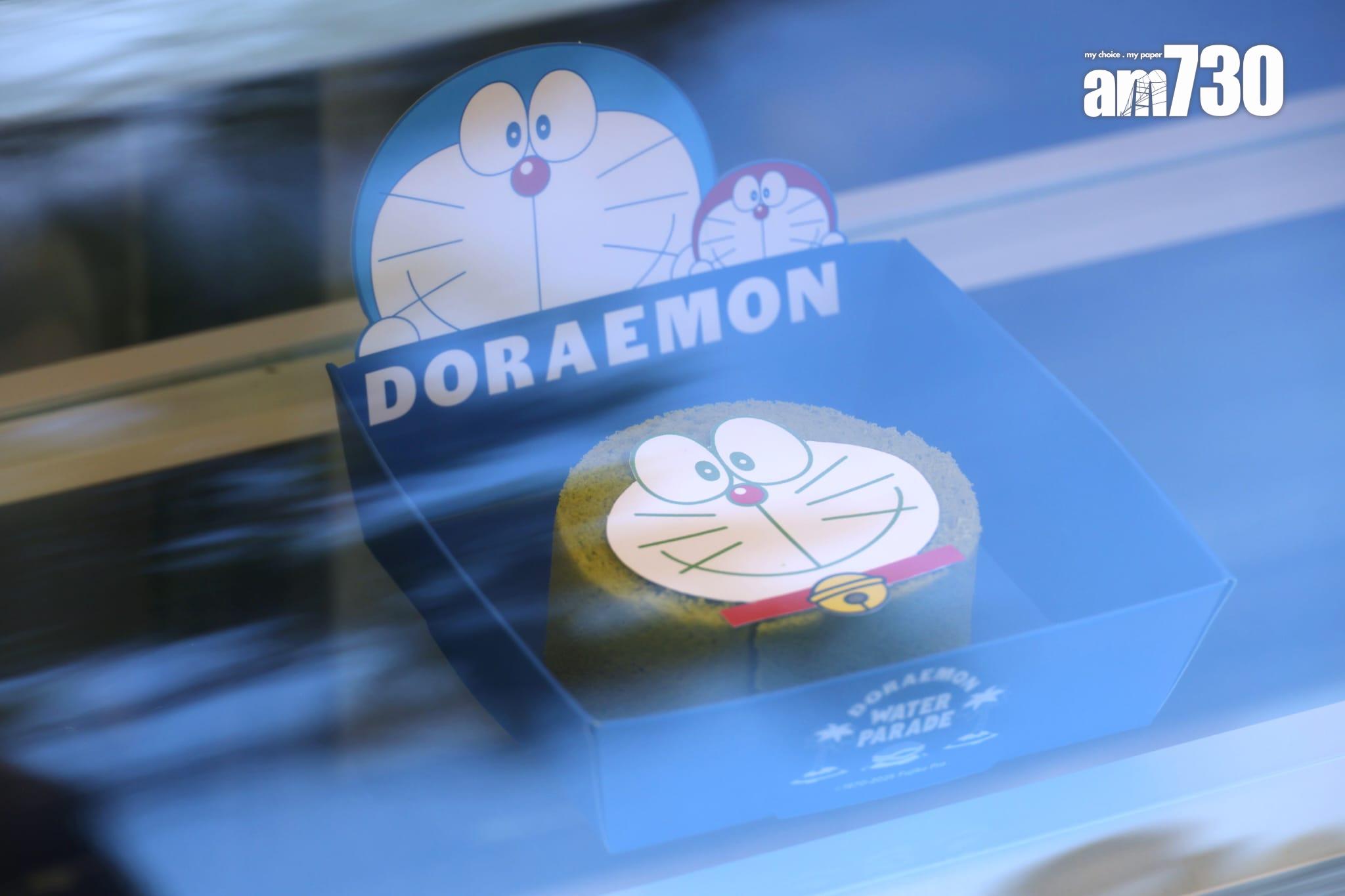 維港海上大巡遊呈現4卡通海上充氣雕塑(林俊源攝)