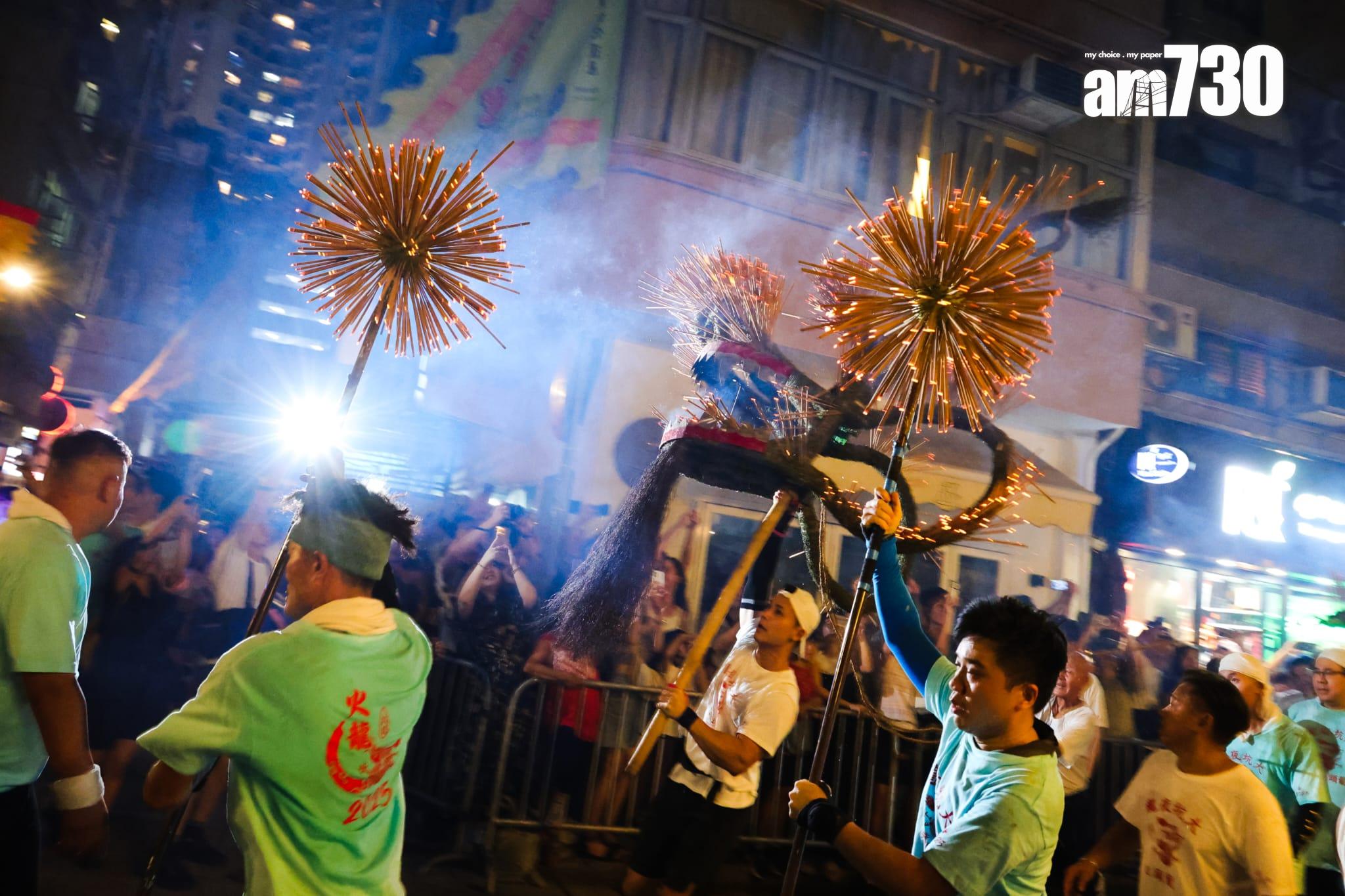 大坑舞火龍(吳康琦攝)