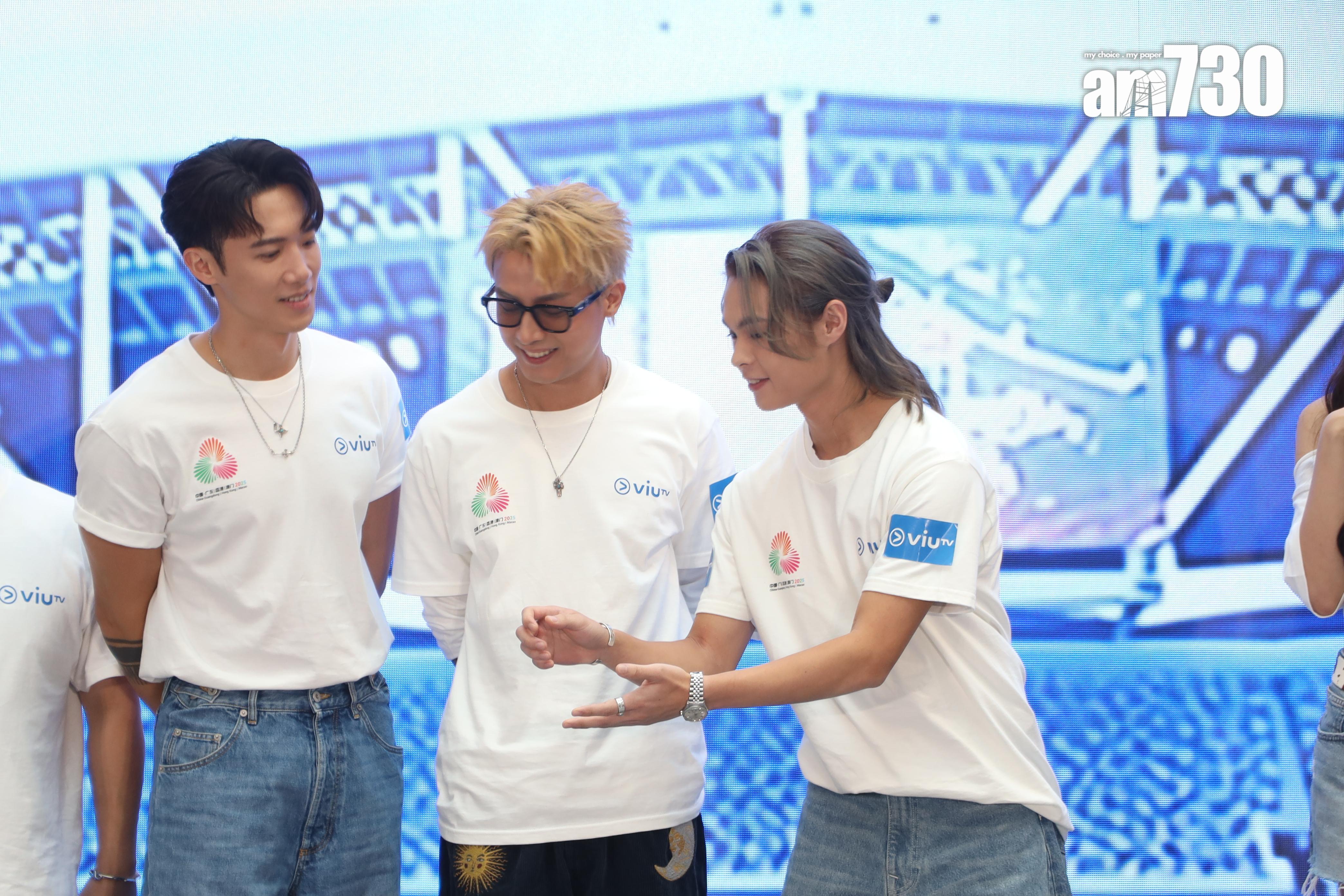 MIRROR成員AK、Stanley和Tiger很認真玩遊戲。(娛樂組攝)