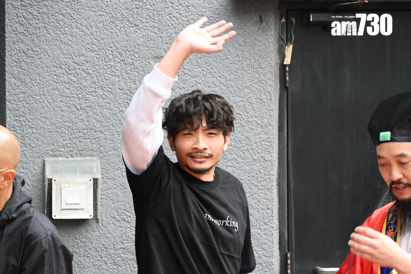 Dee表示用了個半月留鬚,初時非常不習慣。 (娛樂組攝)