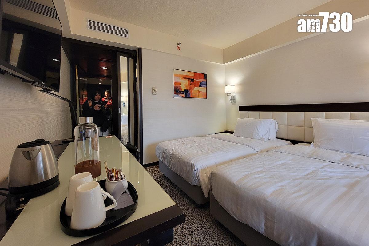 當局資助非政府組織將酒店轉型為青年宿舍後,目前已有逾3,000個宿位。(資料圖片/鍾式明攝)