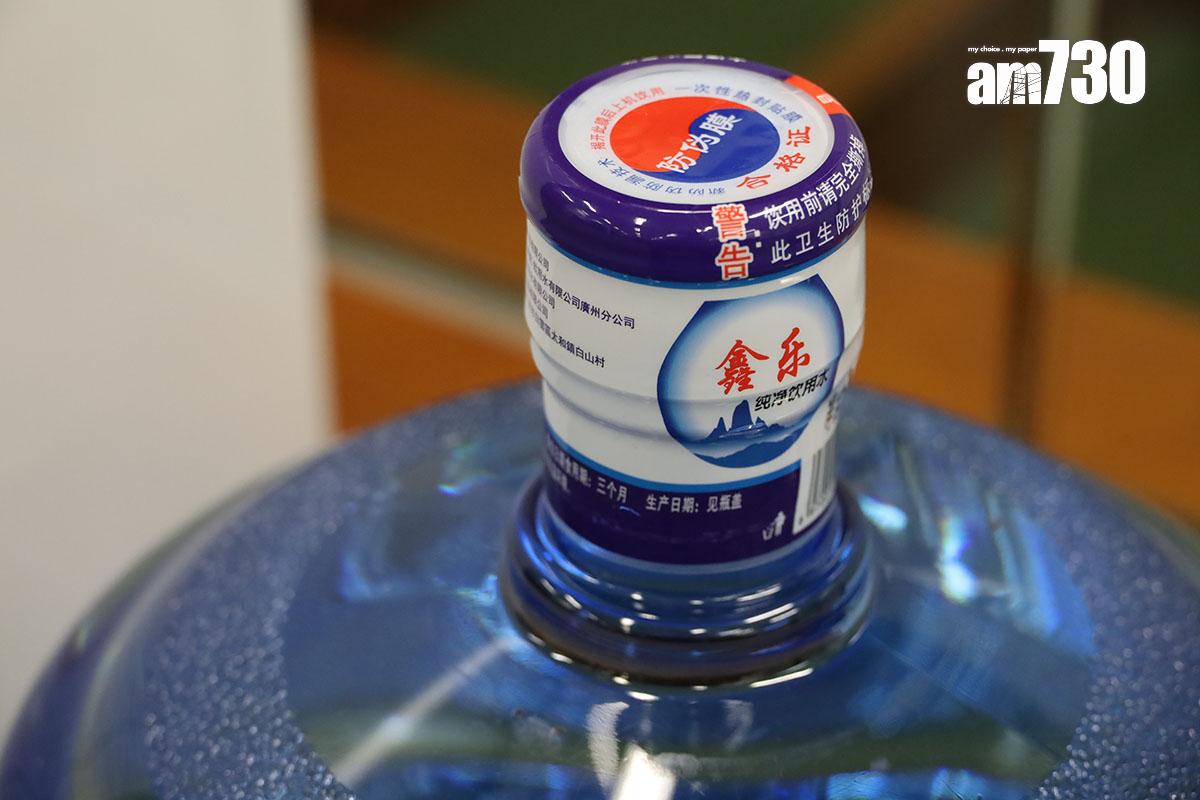 政府早前採購到冒牌飲用水。(資料圖片/鍾式明攝)