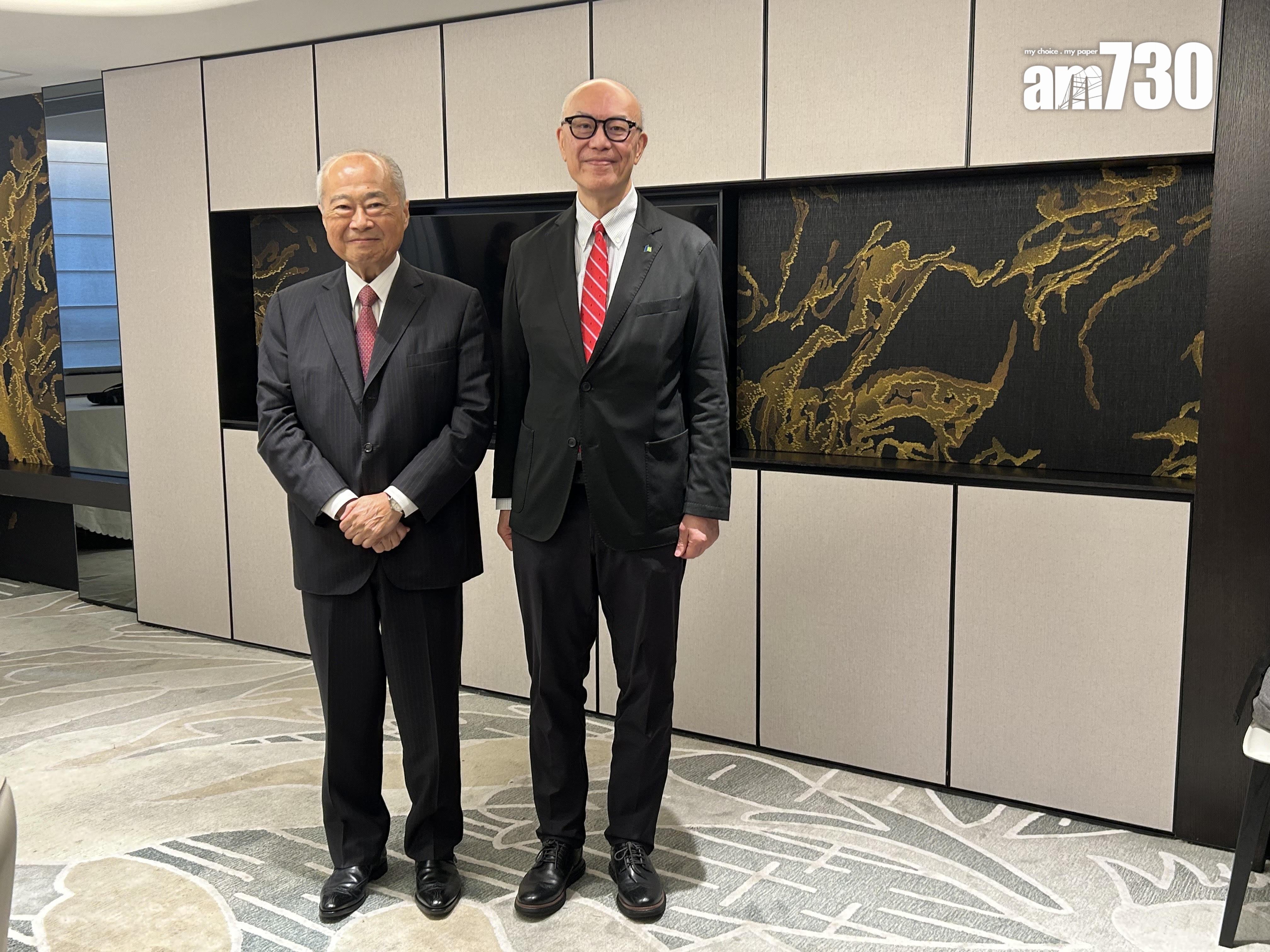 周松崗(左)和蔡宏興介紹市建局的財務狀況和未來工作計劃。(朱慧恩攝)