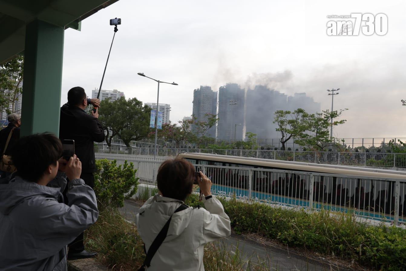 大埔宏福苑五級火今日(27日)早上現場情況。(吳康琦攝)
