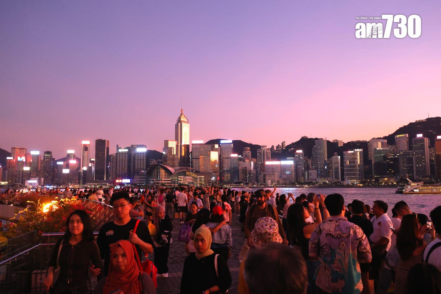 天文台將於明午改掛一號風球。(林俊源攝)