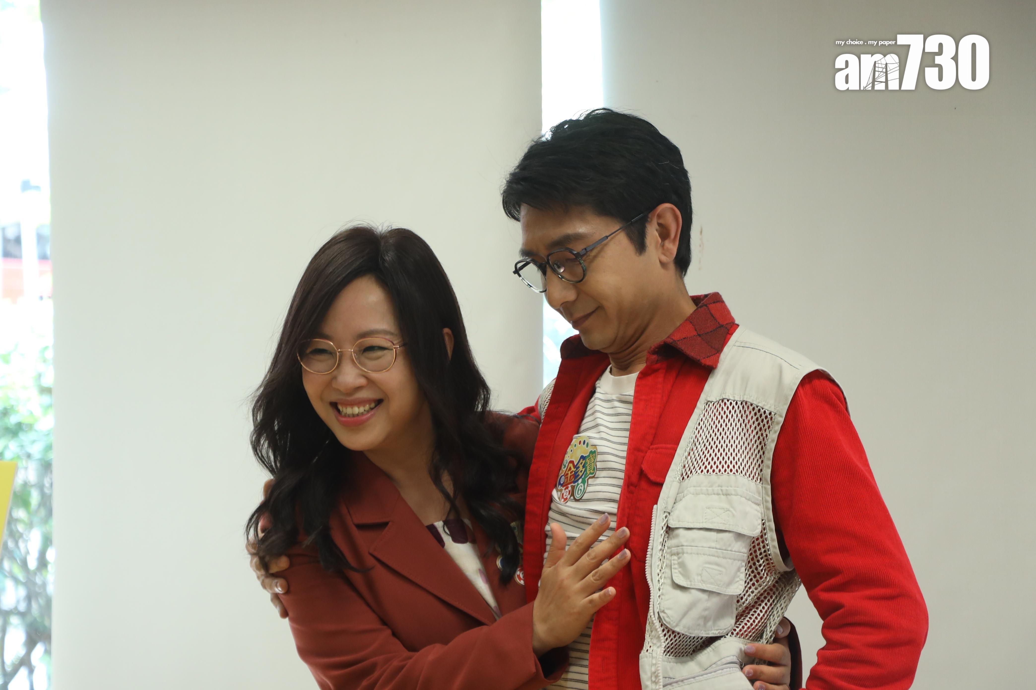 蝦頭和李尚正在電影《金多寶》演夫妻,非常入戲。(娛樂組攝)