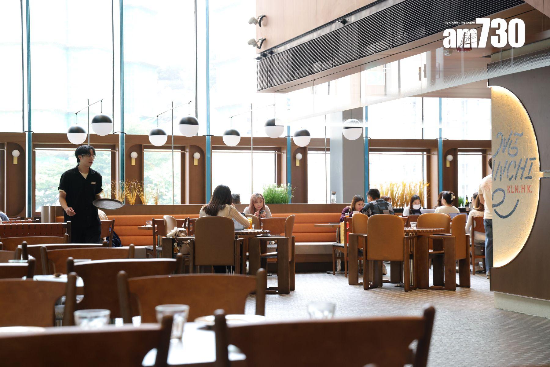 東九文化中心暫時唯一一間餐廳,樓底高,頗有空間感。(吳康琦攝)