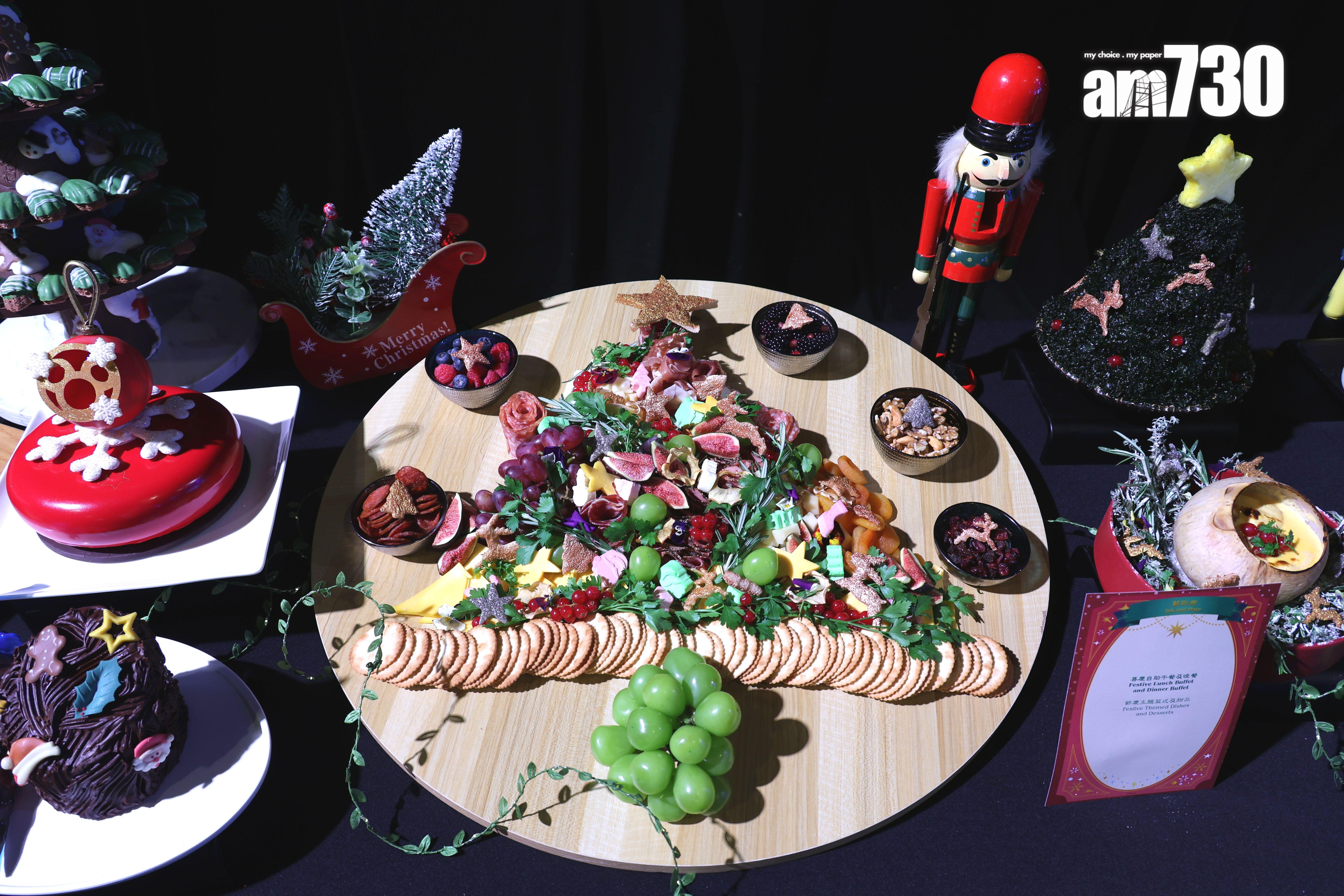 迪士尼推出一系列節日美食及紀念品。(林俊源攝)