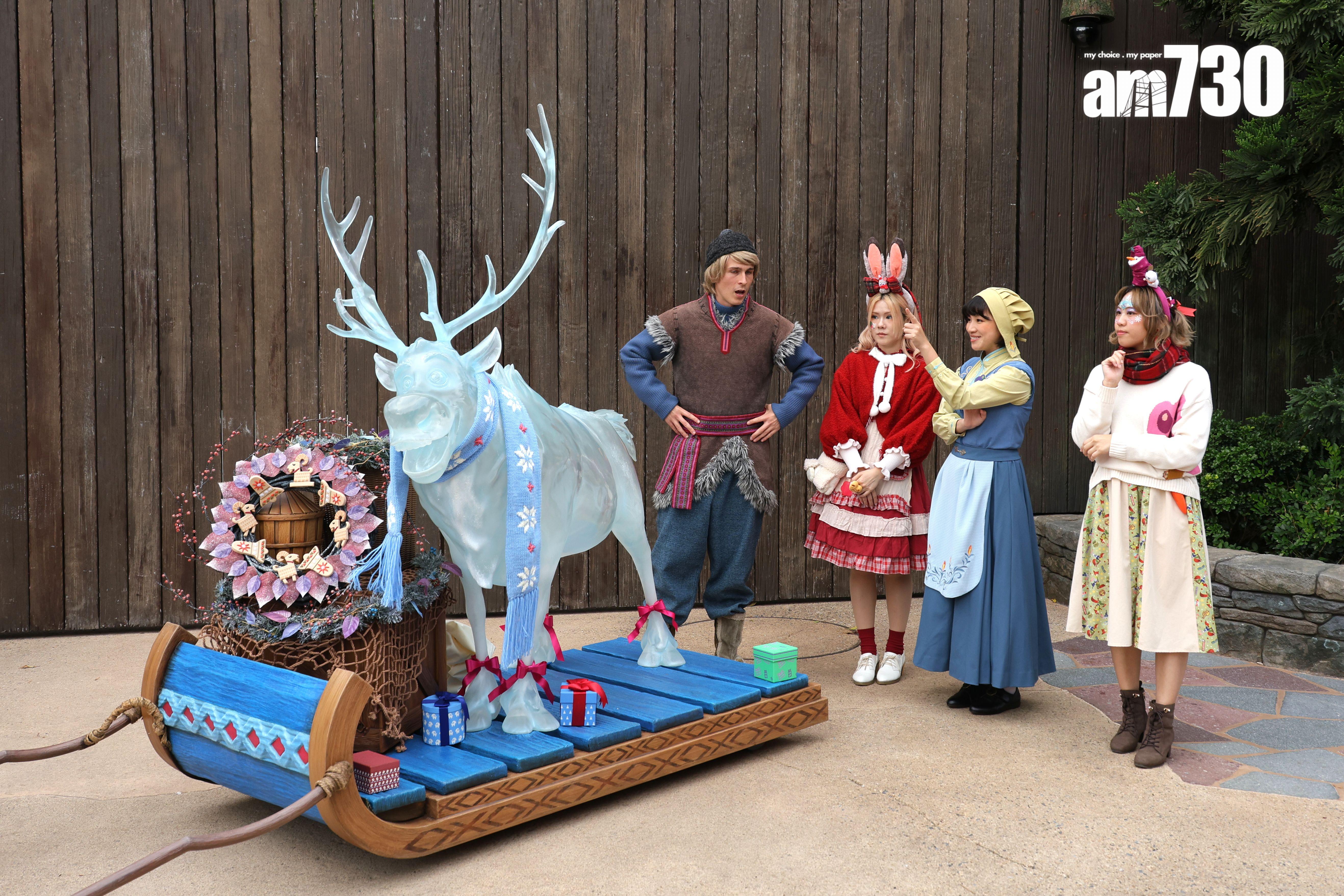 基斯托夫現身,並邀請在場粉絲一起佈置外形仿如斯特的冰雕禮物。(林俊源攝)