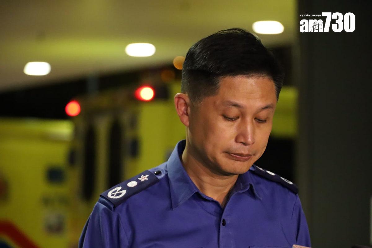 楊恩健代表消防處向殉職消防員家人致以最深切慰問。(鍾式明攝)