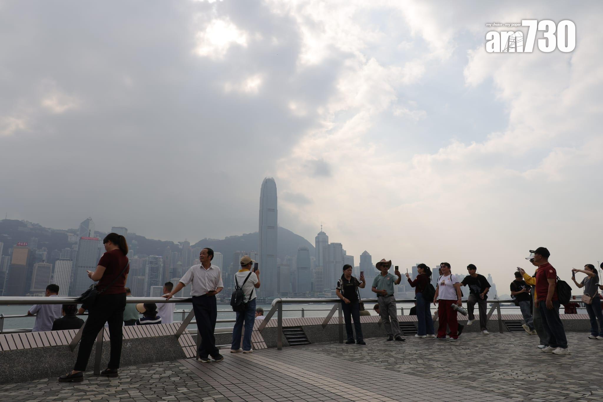 天文台將於明午改掛一號風球。(吳康琦攝)