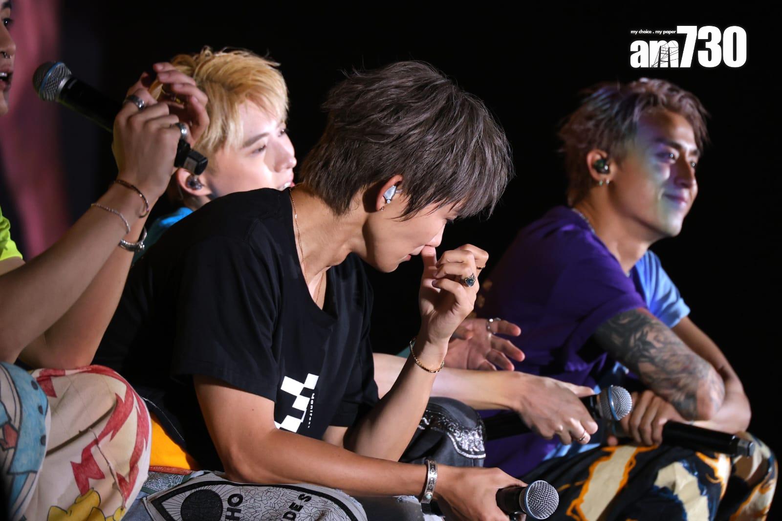 Alton在唱《大丈夫》時,淚灑舞台。(林俊源攝)