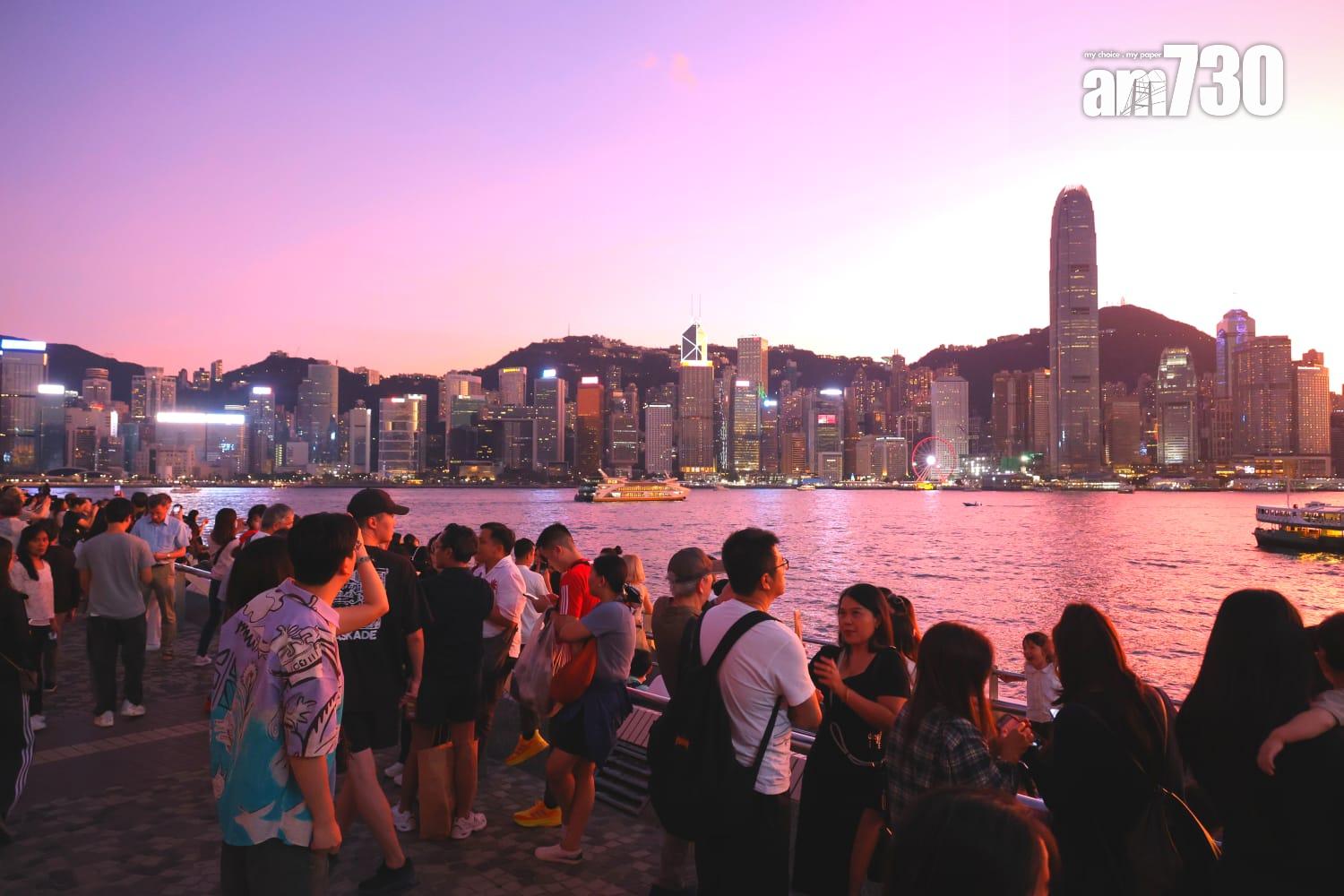 天文台將於明午改掛一號風球。(林俊源攝)