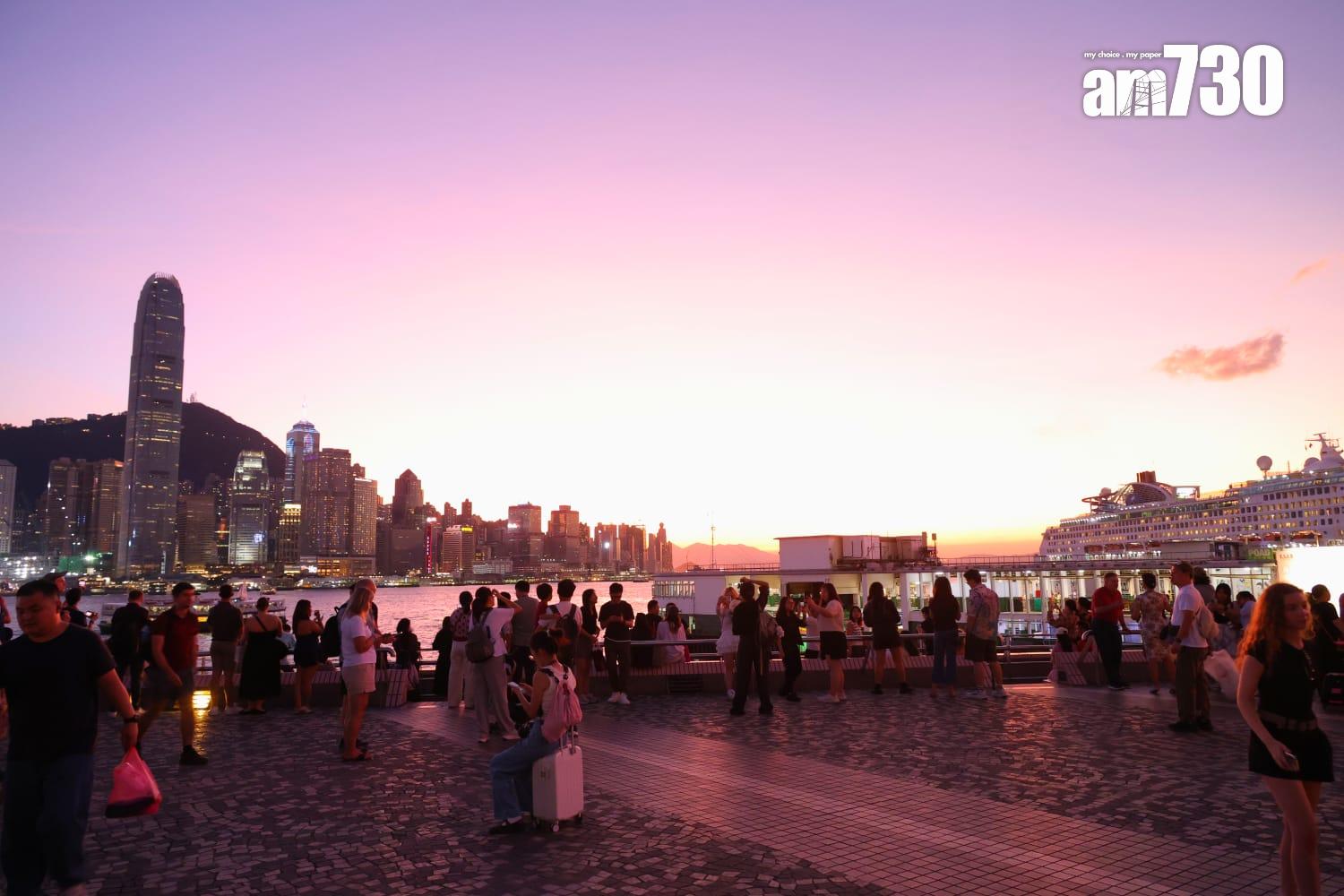 天文台將於明午改掛一號風球。(林俊源攝)