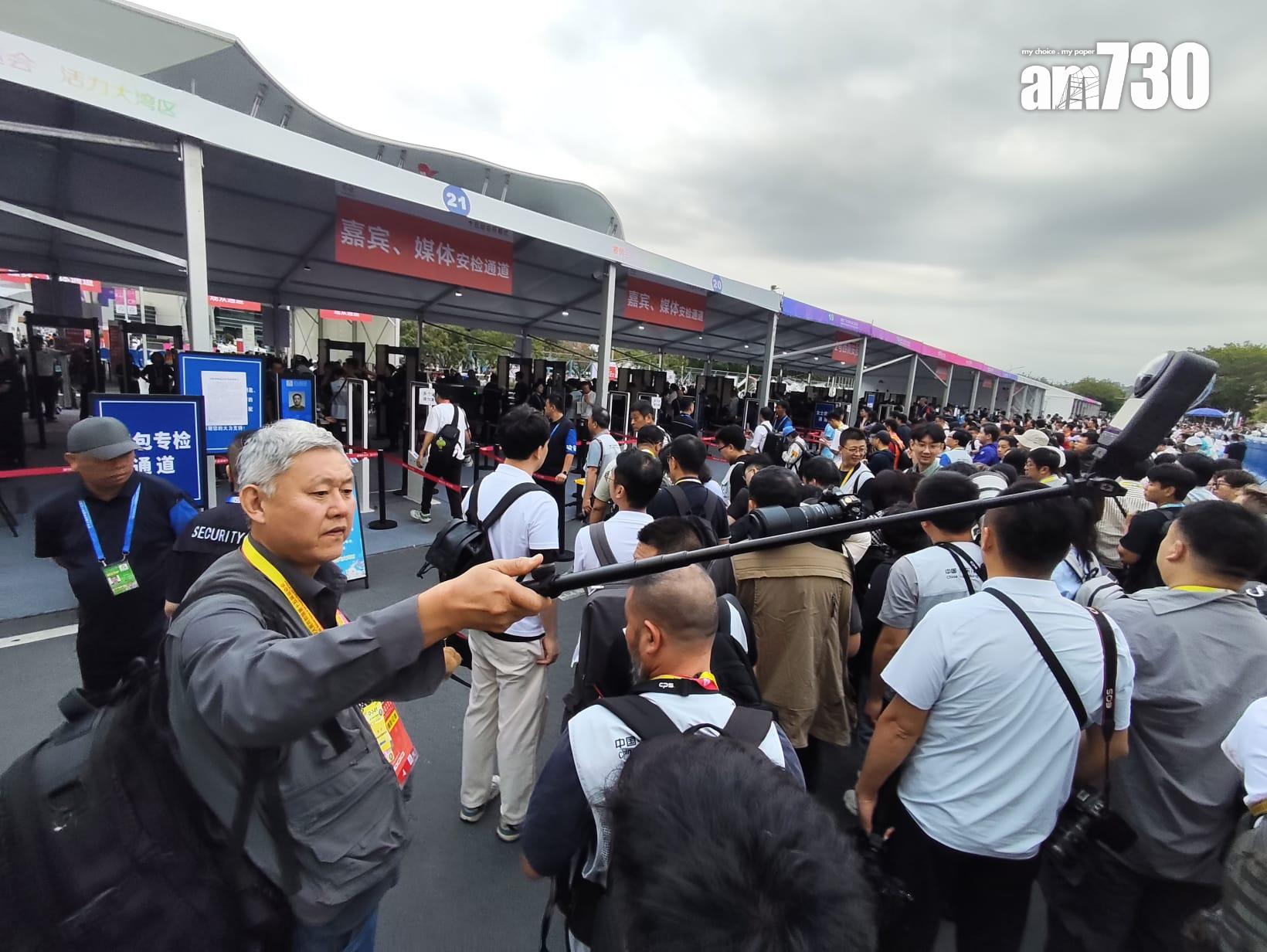 全運會開幕式晚上在廣東奧林匹克體育中心舉行。(鍾式明攝)