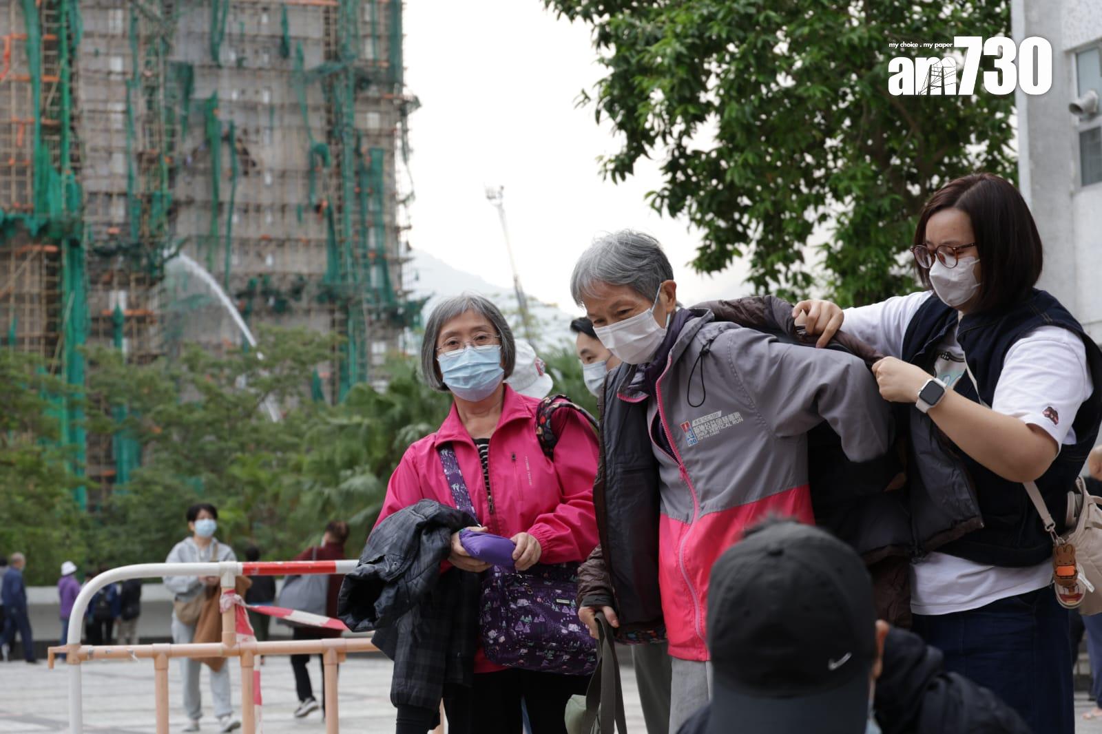 大埔宏福苑五級火今日(27日)早上現場情況。(吳康琦攝)