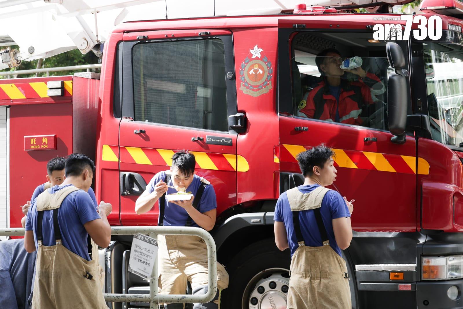 大埔宏福苑發生五級火,消防處派出逾1,250名消防員及救護人員參與行動。(吳康琦攝)