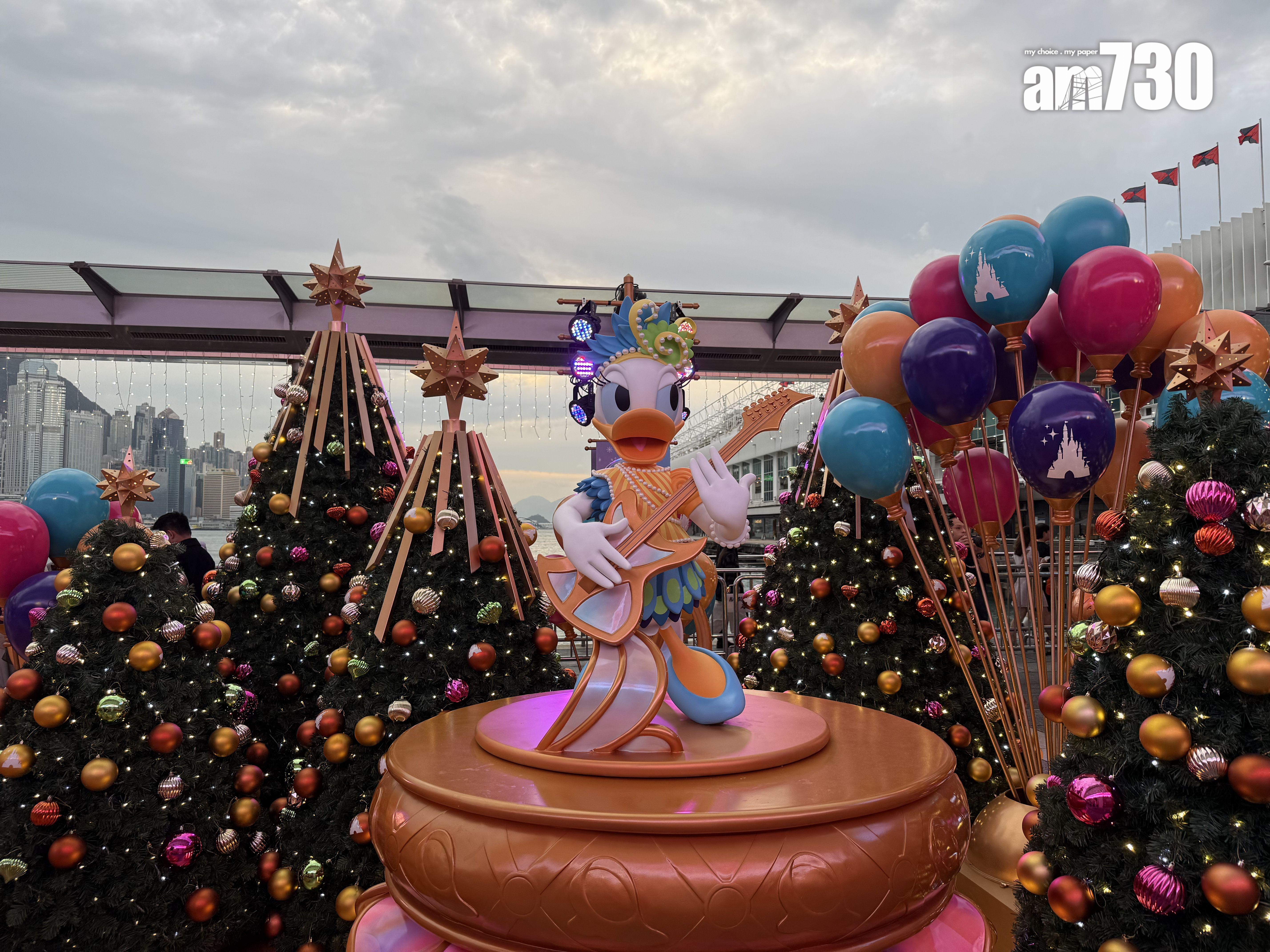 「迪士尼好友巡遊派對」主題裝置(本報攝)