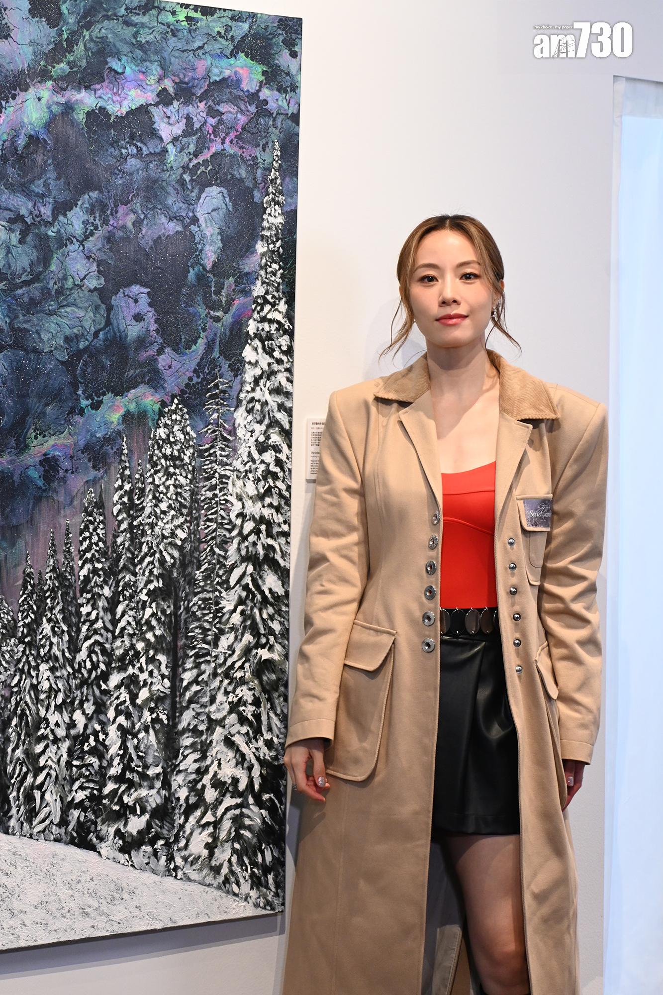 鄧麗欣舉行首個個人畫展。(娛樂組攝)