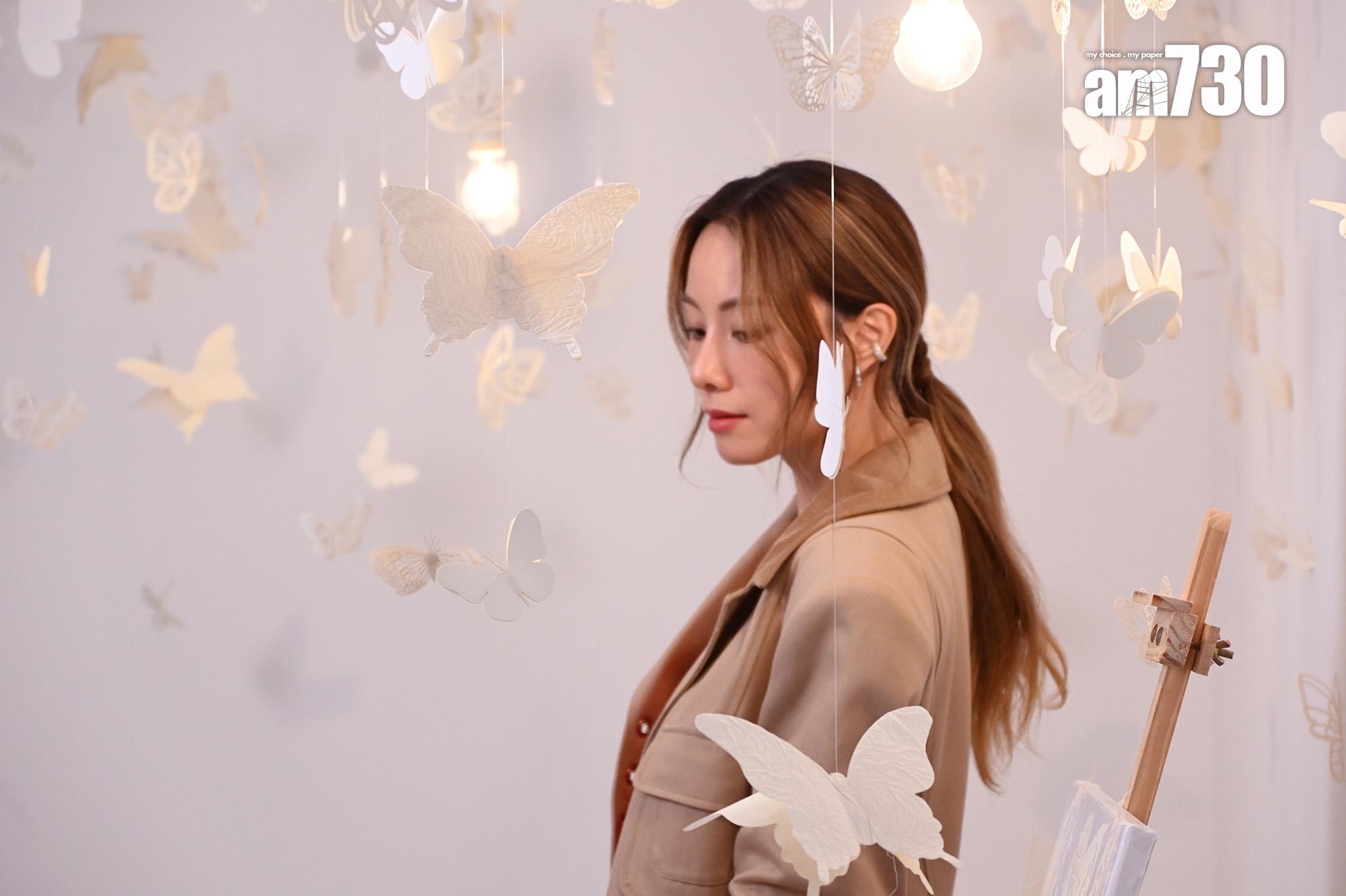 鄧麗欣笑謂自己是被「畫畫唱歌互相耽誤」的藝人。