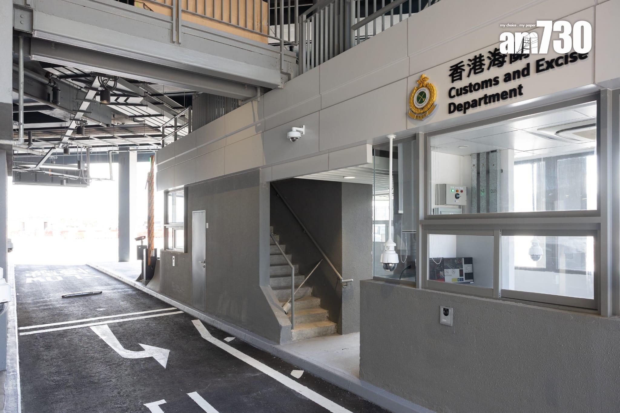 停車場入口的綜合檢查亭。 (蘇文傑攝)