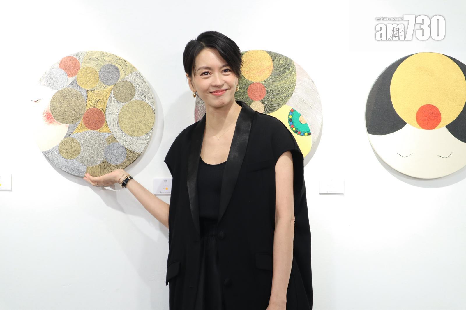 梁詠琪也有收藏李心潔的作品。(娛樂組攝)