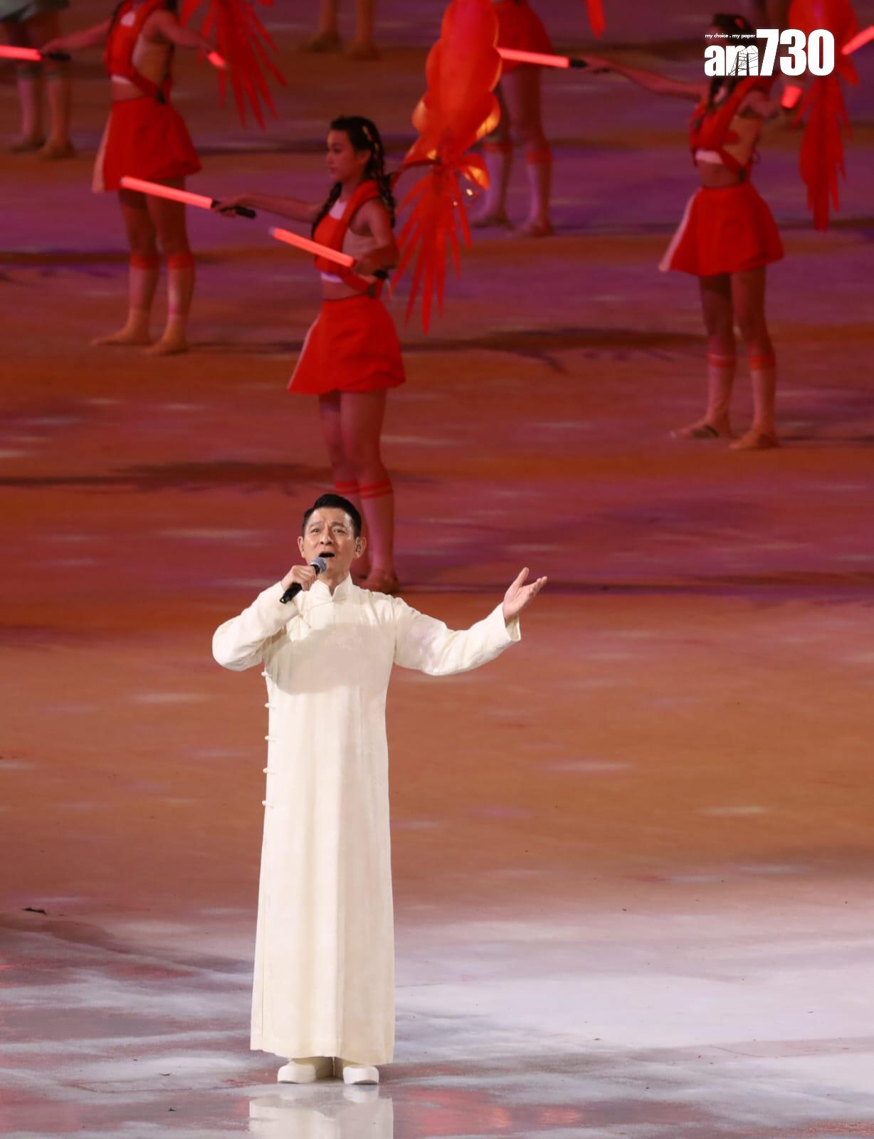 劉德華獻唱《中國人》掀高潮。(鍾式明攝)