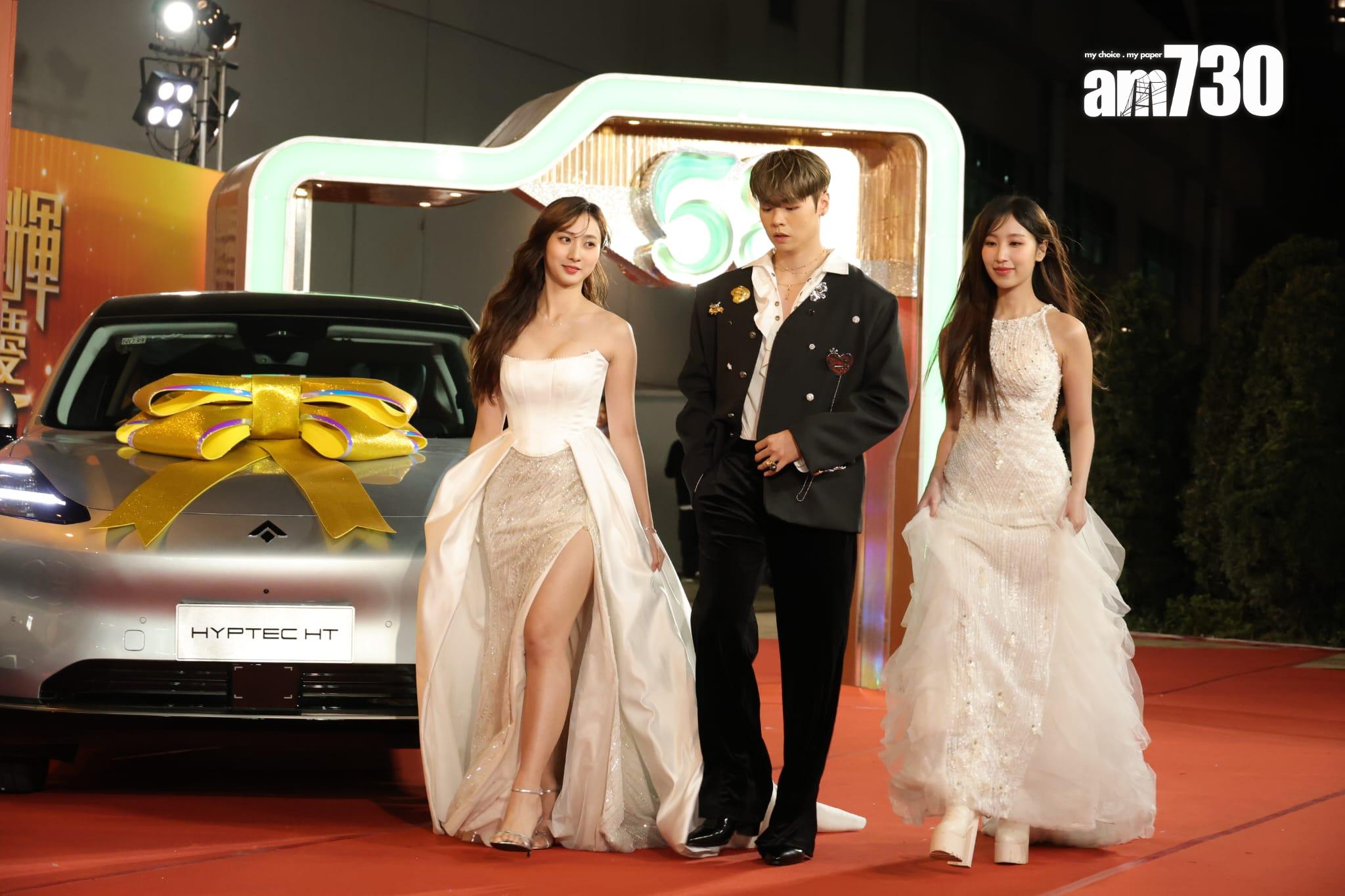 鍾柔美、洗靖峰和詹天文(Windy)及冼靖峰 (Archie)現身《萬千星輝賀台慶》紅地毯。(吳康琦攝)