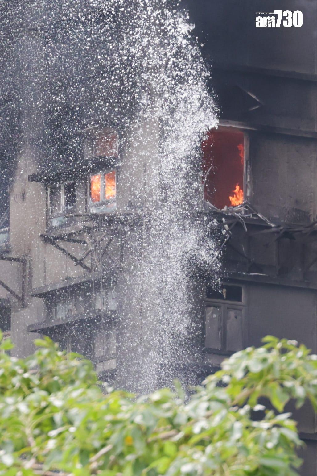 大埔宏福苑五級火今早情況。(吳康琦攝)
