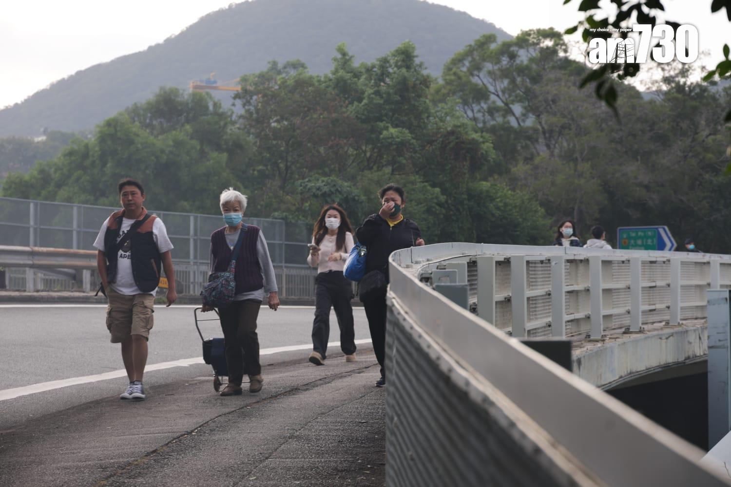 大埔宏福苑五級火今日(27日)早上現場情況。(吳康琦攝)