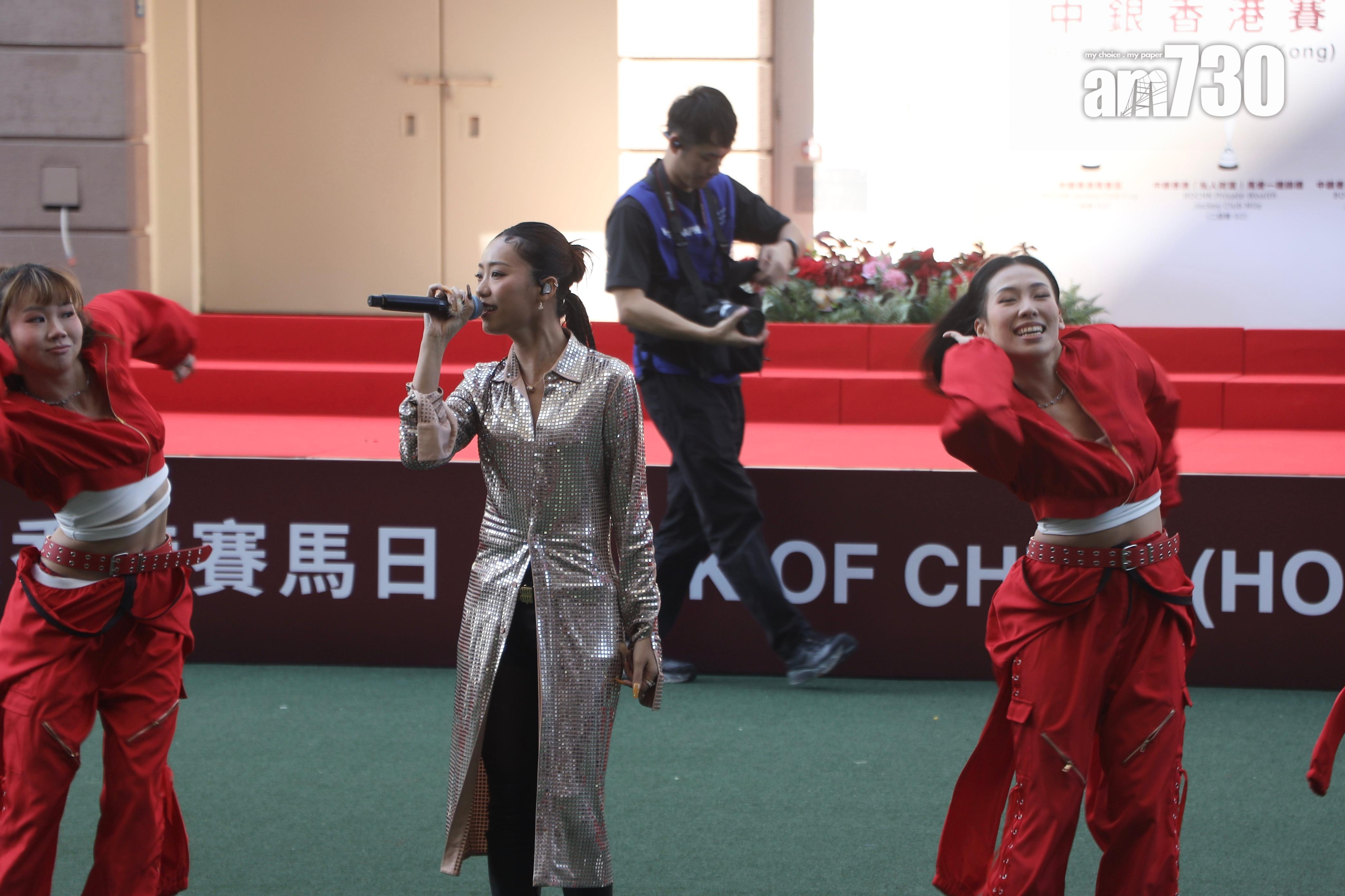 JACE第一次擔任賽馬活動表演嘉賓,獻唱《天生二品》、《Long D》兩首作品。(娛樂組攝)