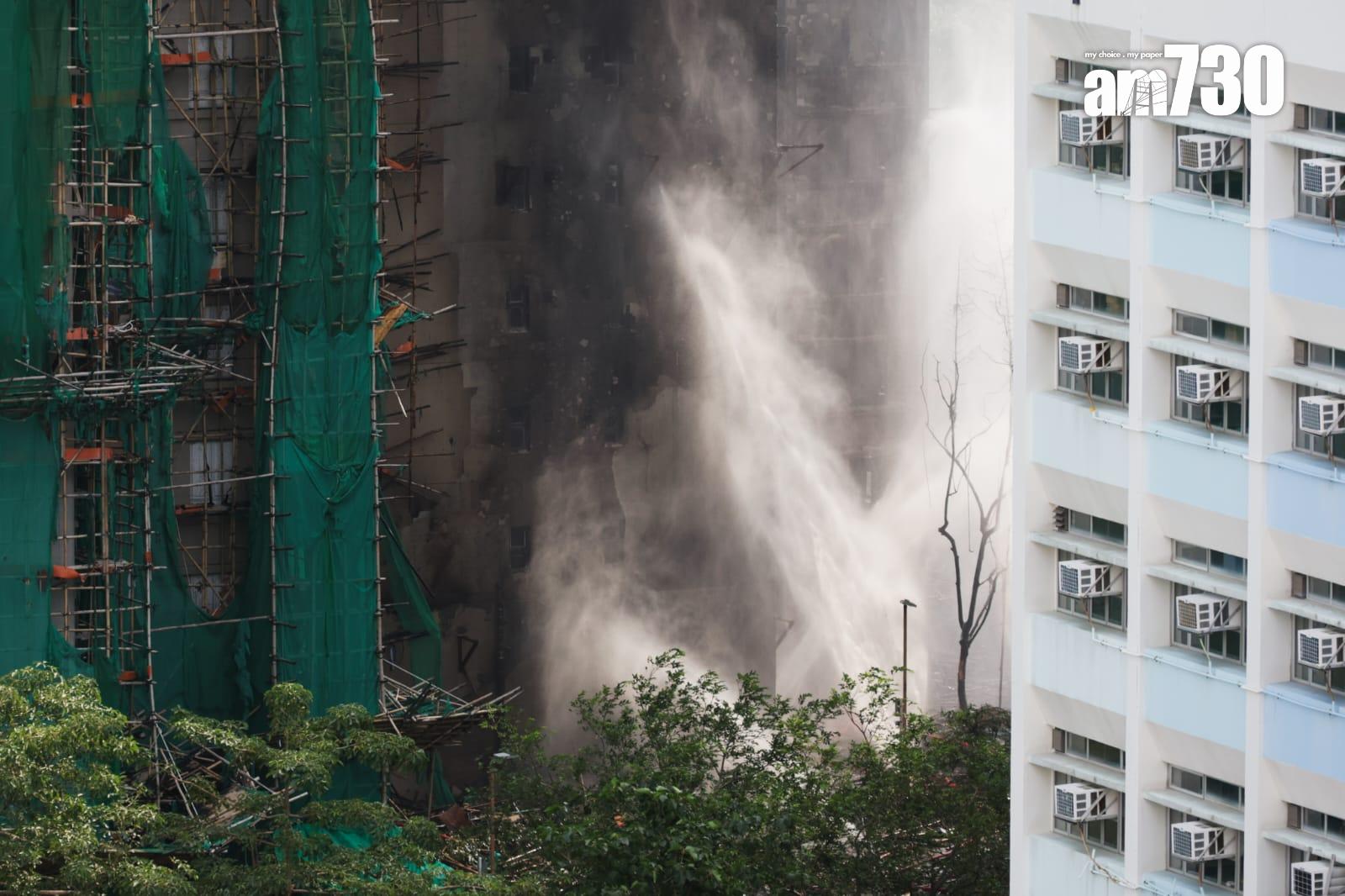 大埔宏福苑五級火今日(27日)早上現場情況。(吳康琦攝)