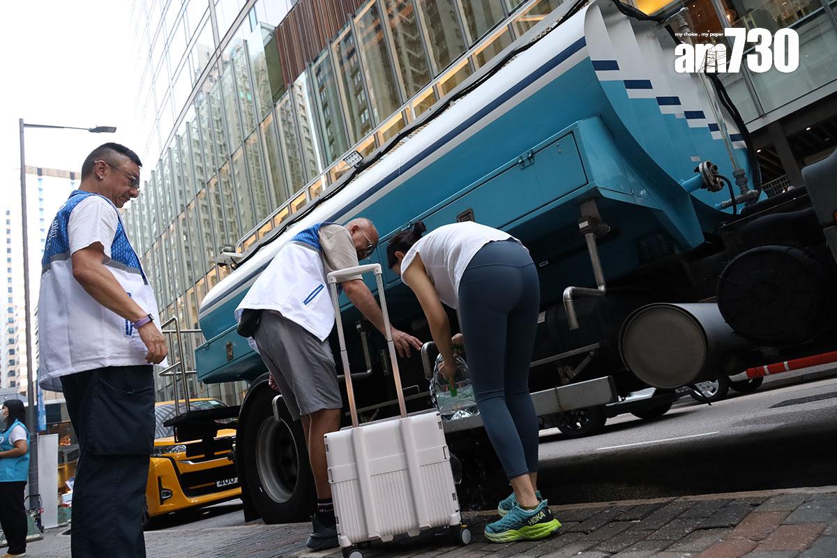 水務署自周日起在太古城設置水車和水箱。(資料圖片/鍾式明攝)
