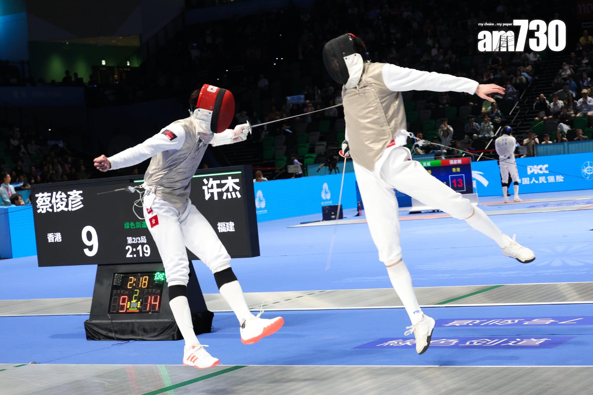 張家朗男子花劍個人賽入四強。(吳康琦攝)