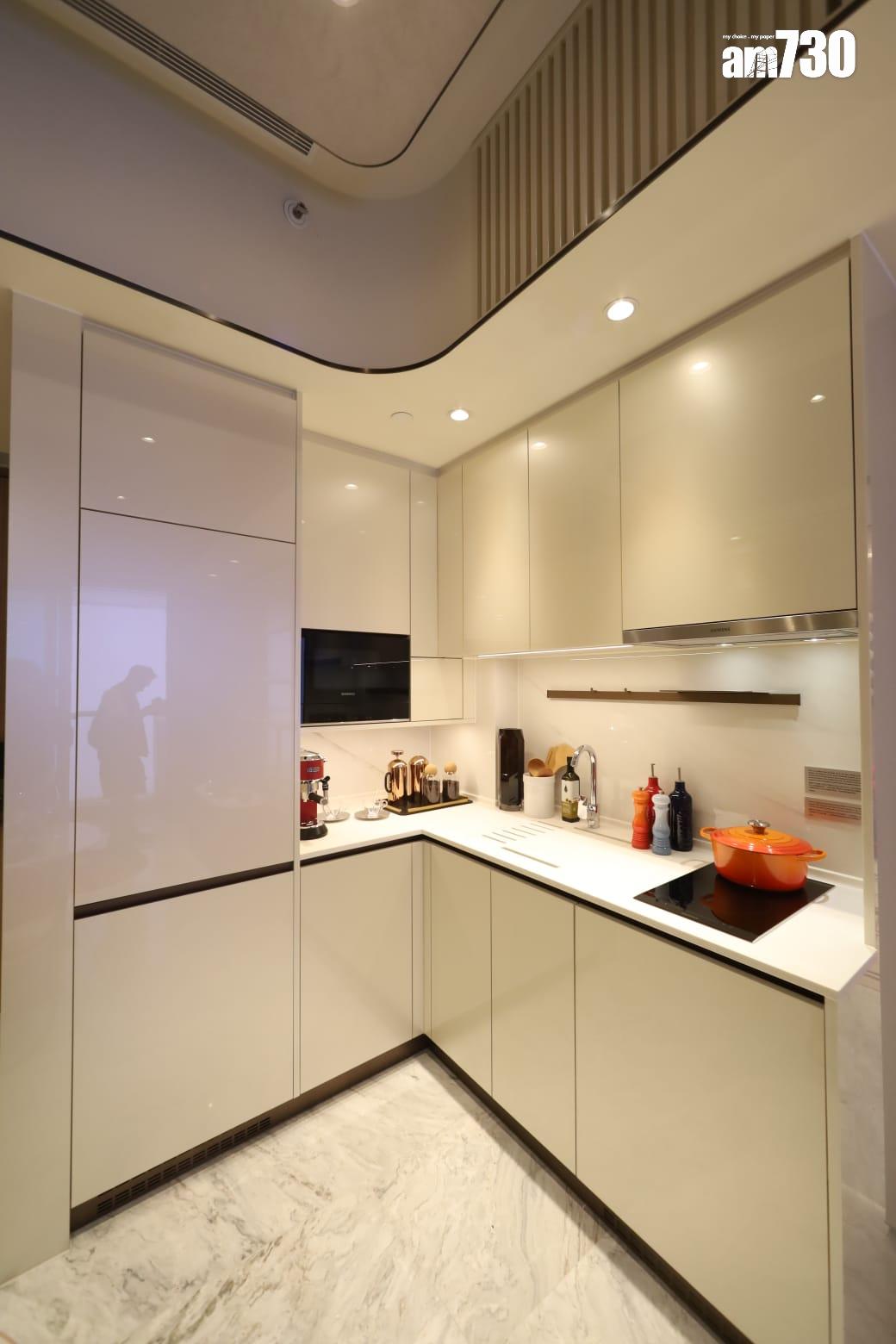 柏景峰示範單位|431呎經改動連裝修兩房 現代英倫摩登感 (多圖有片)|油塘新盤