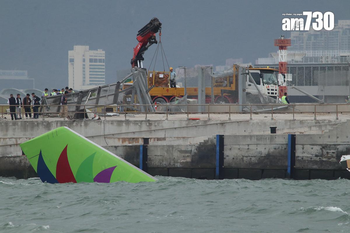 一架由阿聯酋杜拜來港的無載貨貨機,10月在香港國際機場衝出跑道墮海。(資料圖片/鍾式明攝)