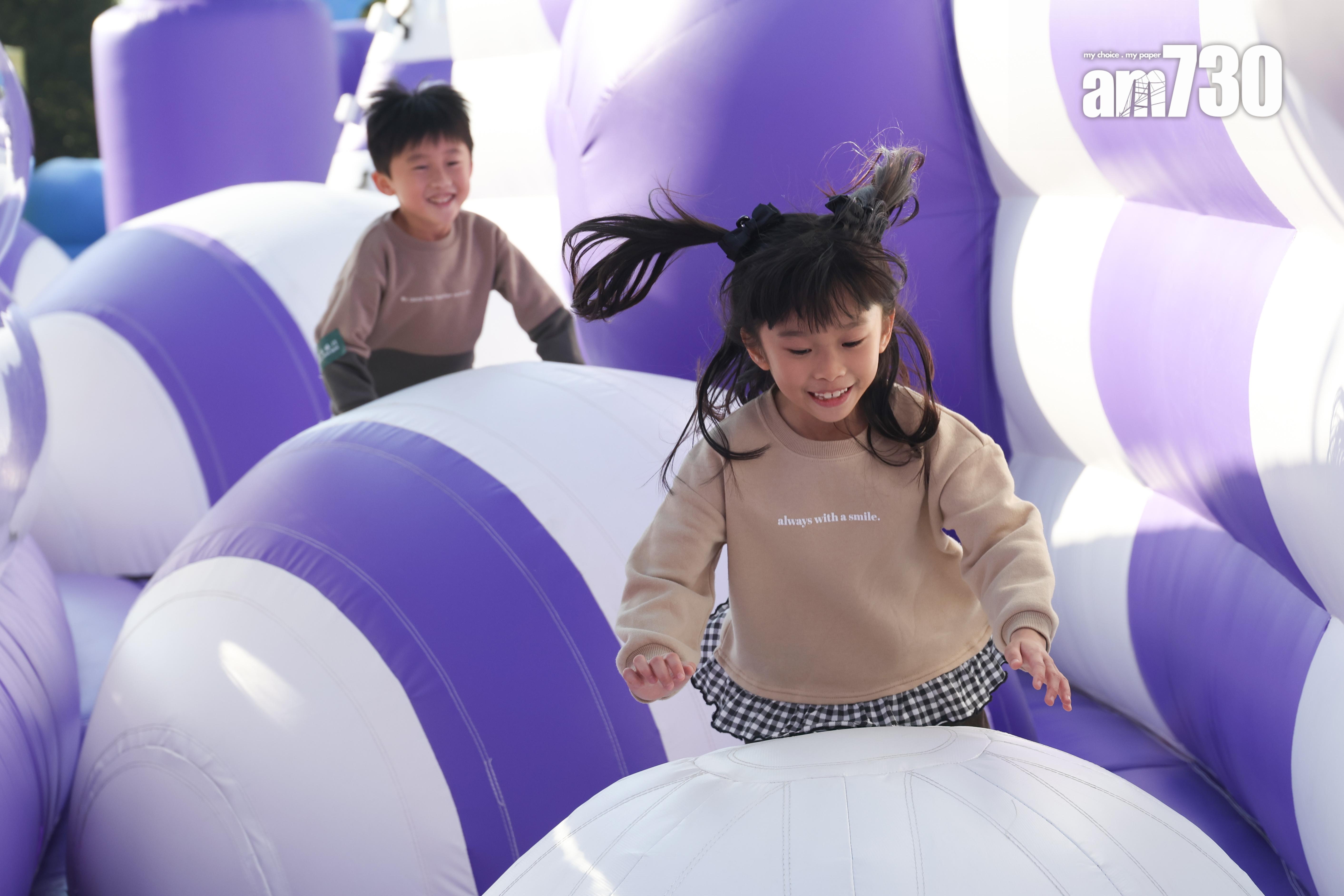 40米長巨型波波競技賽道(周令知攝)