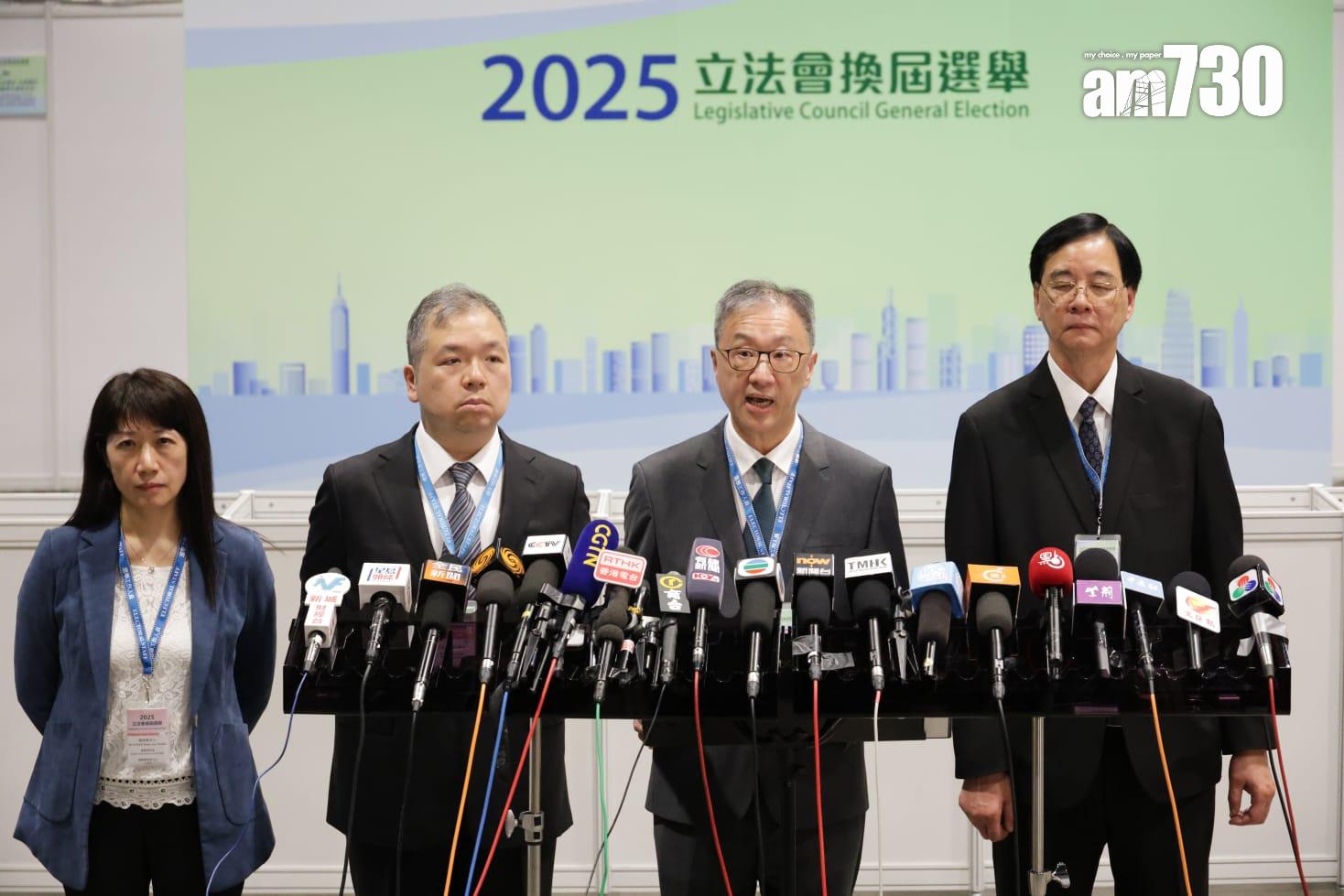 選管會主席陸啟康傍晚見記者,他呼籲仍未投票的選民盡快投票 (吳康琦攝)