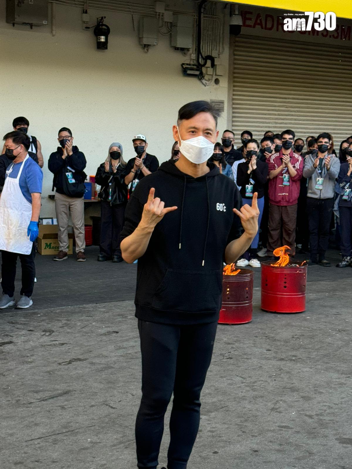 學友今日戴口罩現身拜神儀式。 (娛樂組攝)