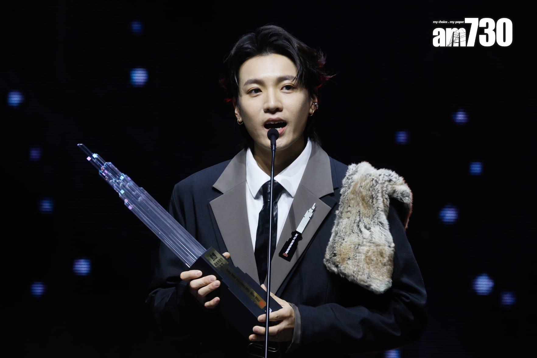 力臻奪勁爆躍進男歌手金獎。 (蘇文傑攝)