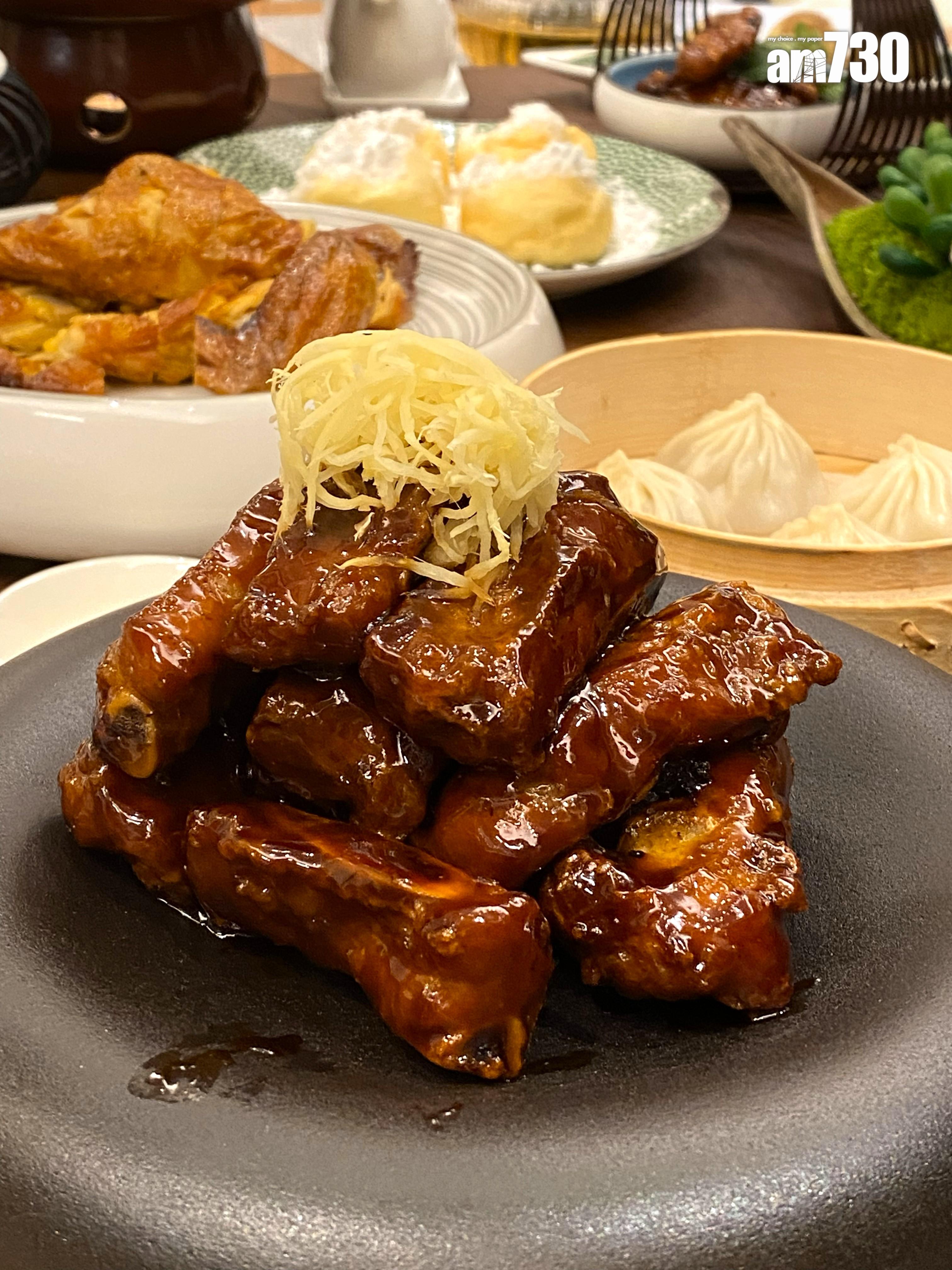 鎮江黑醋一字骨($118)陳釀半年鎮江黑醋醇厚酸香解膩。